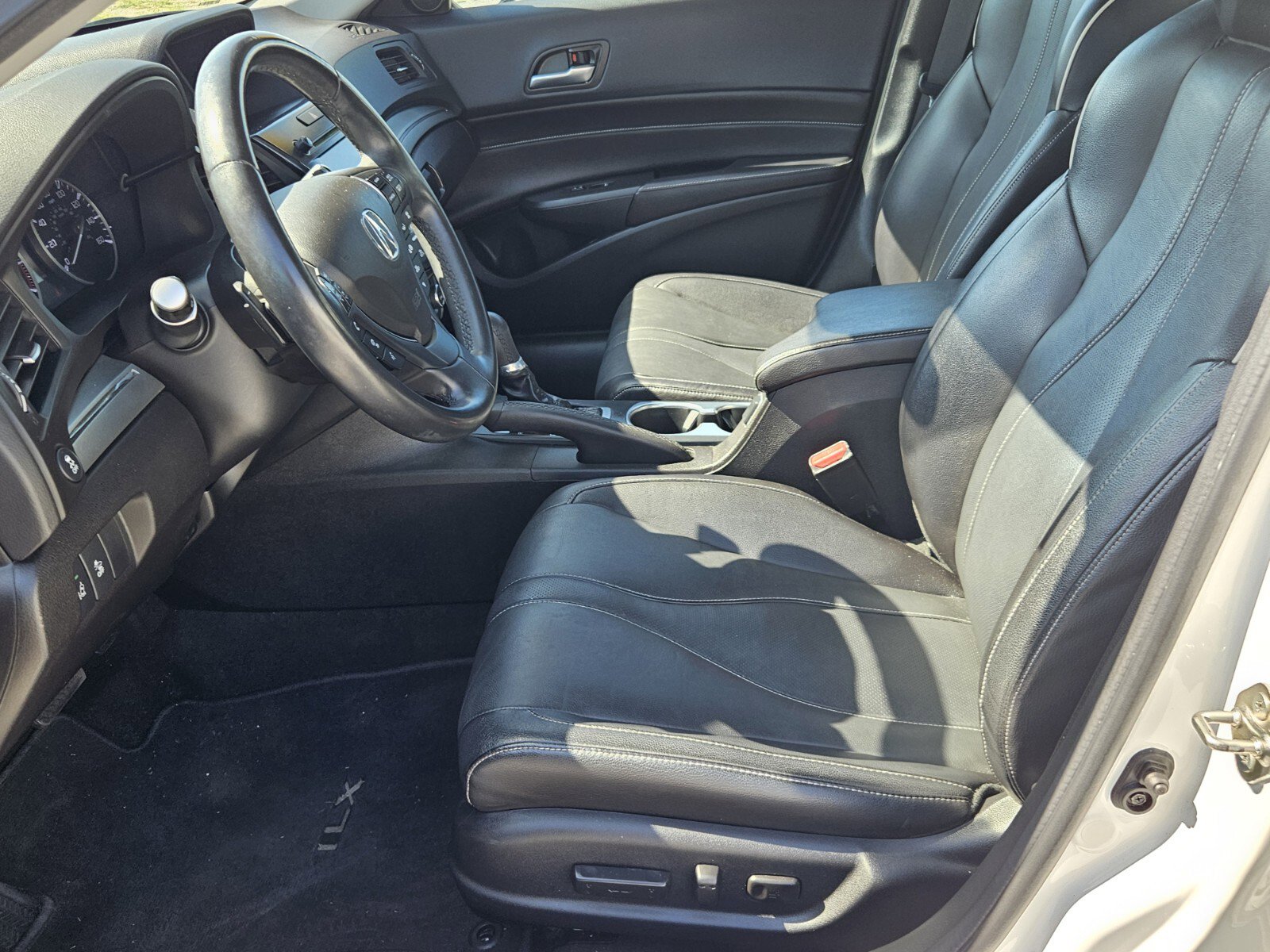 2019 Acura ILX Premium photo 3