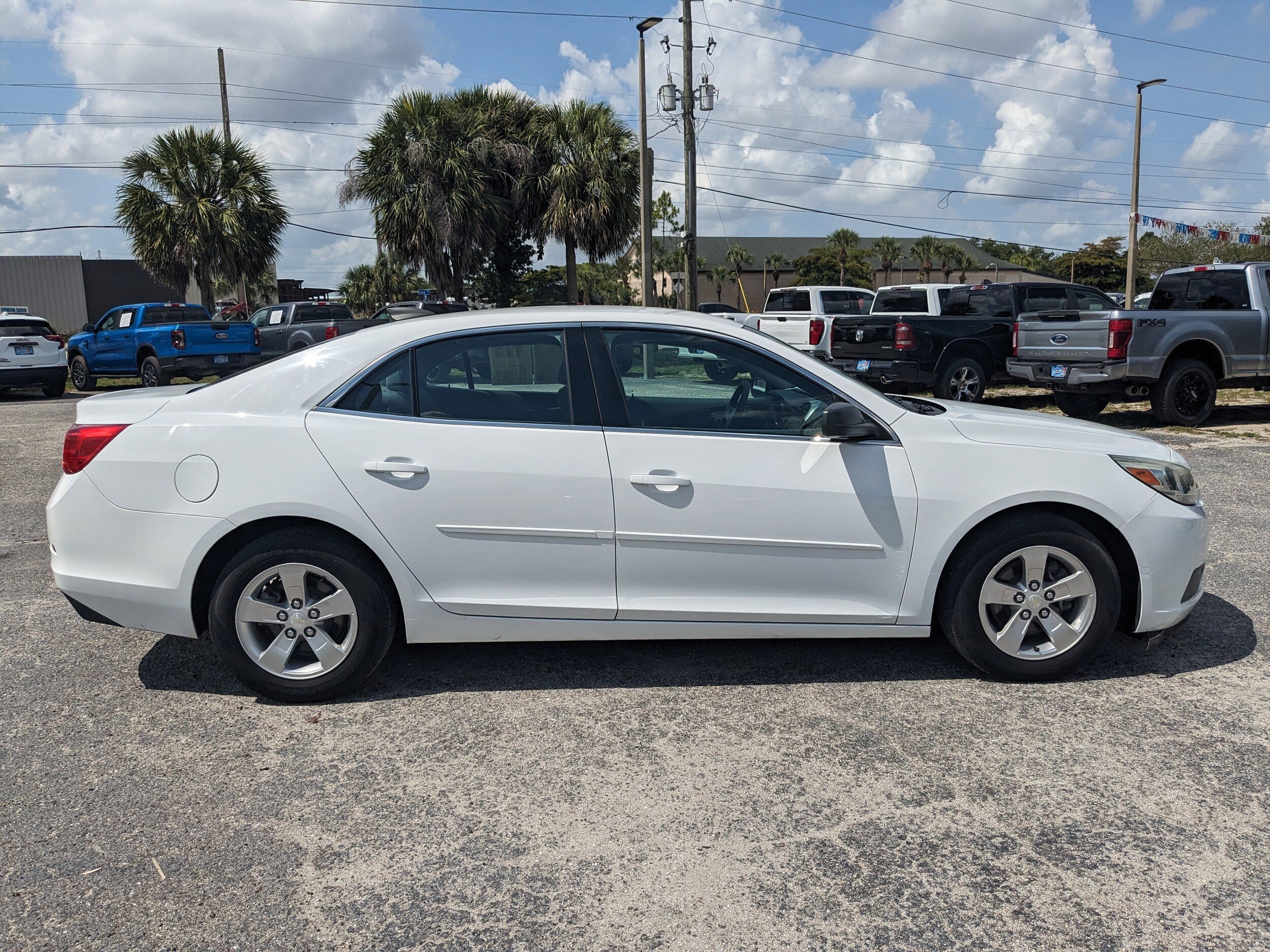 2015 Chevrolet Malibu LS photo 2