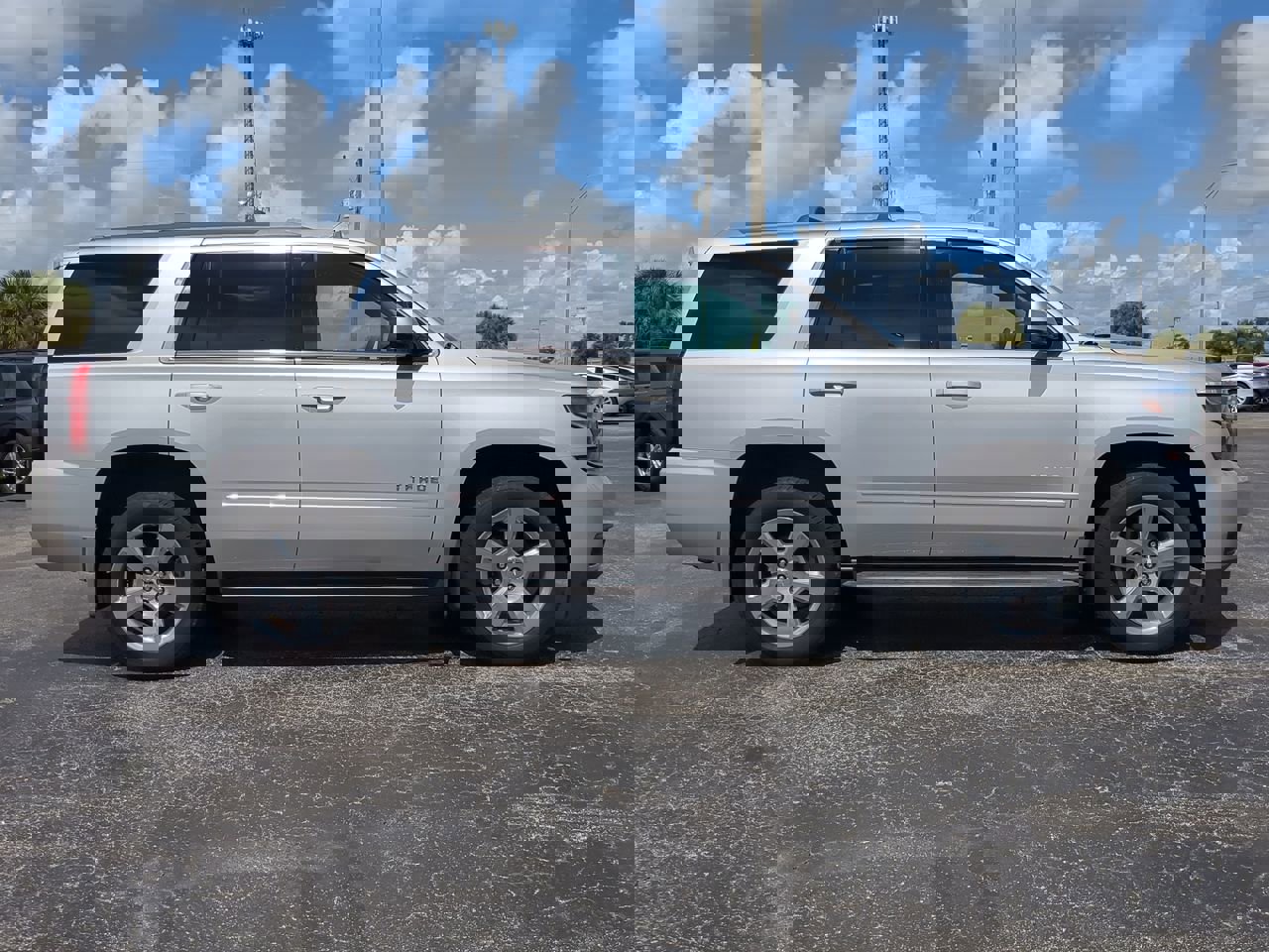 2018 Chevrolet Tahoe LS photo 3