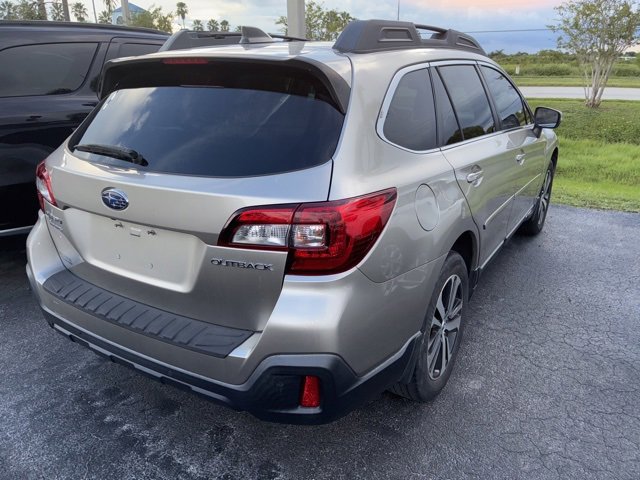 2019 Subaru Outback 2.5i Limited photo 3