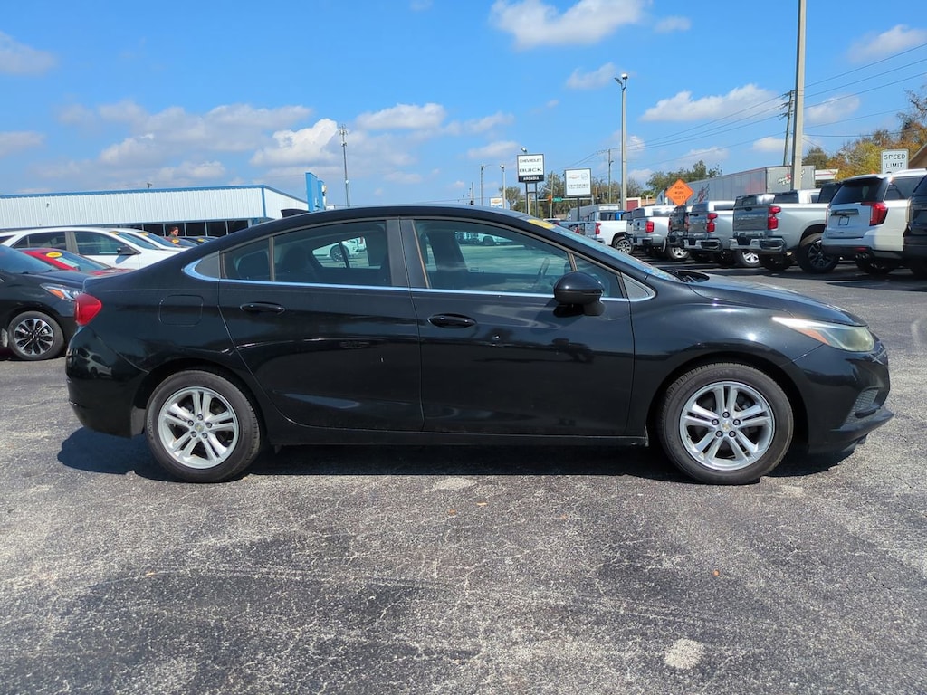 Used 2017 Chevrolet Cruze LT Sedan