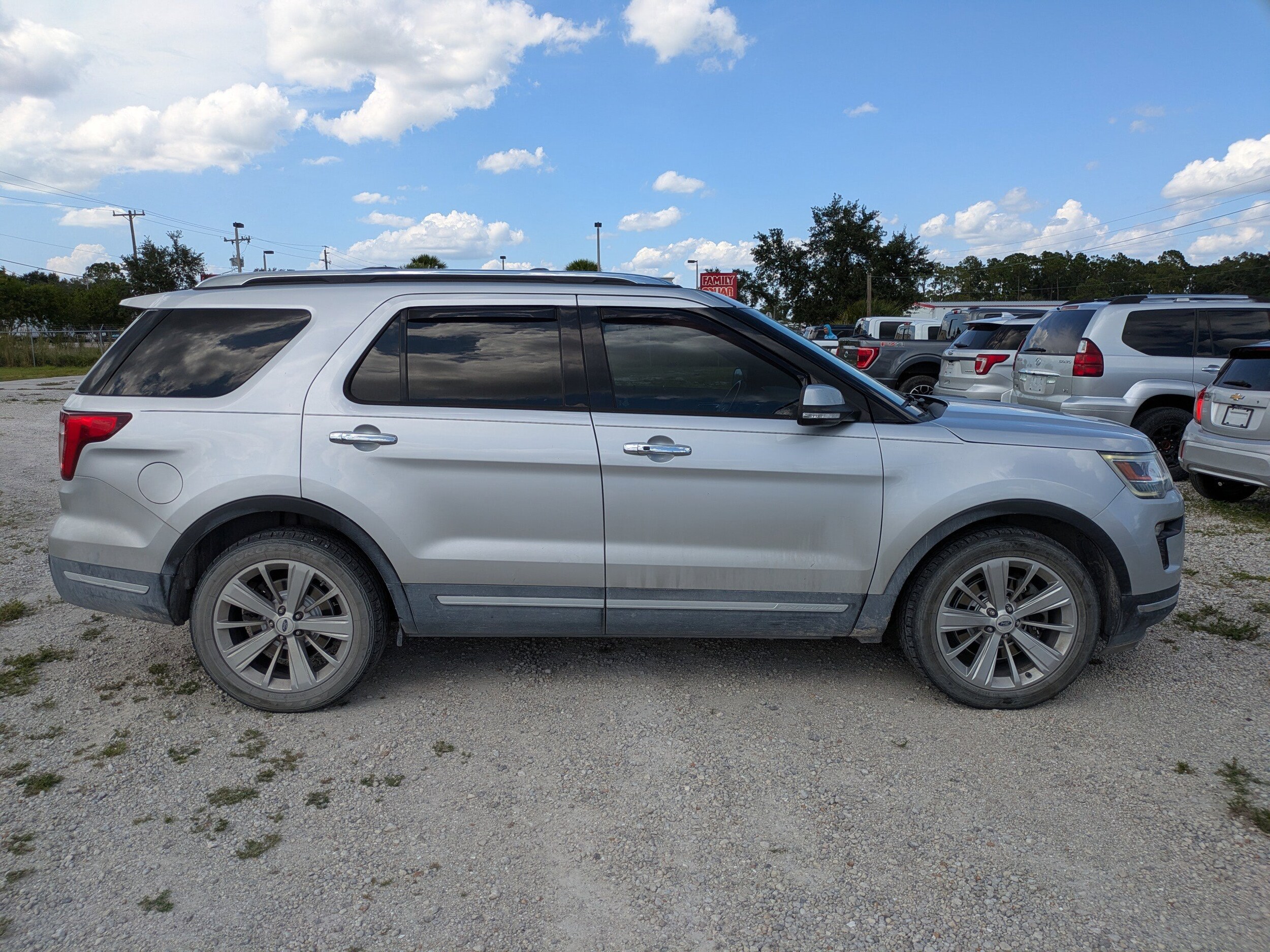 2019 Ford Explorer Limited photo 3