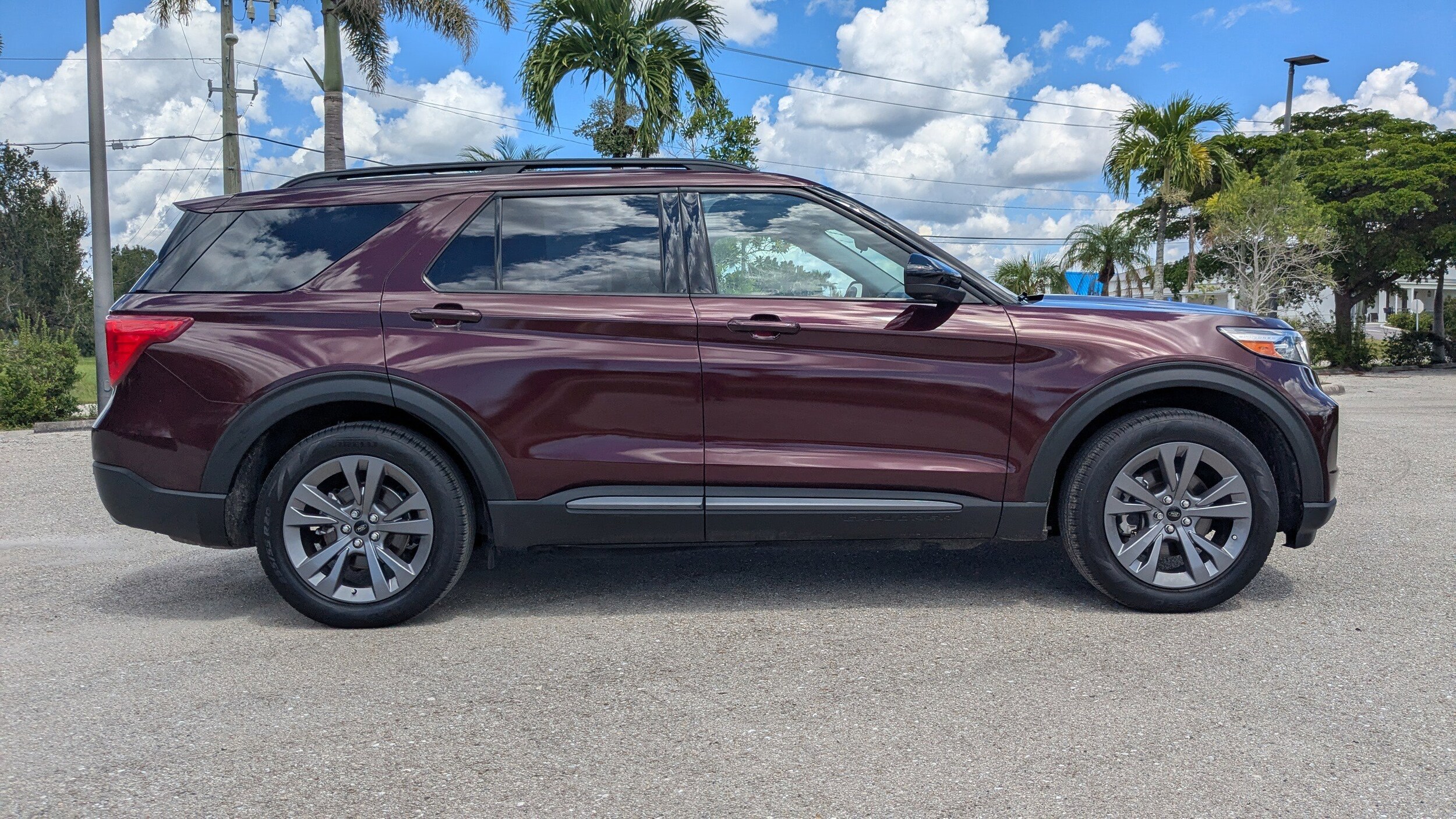 2022 Ford Explorer XLT photo 2