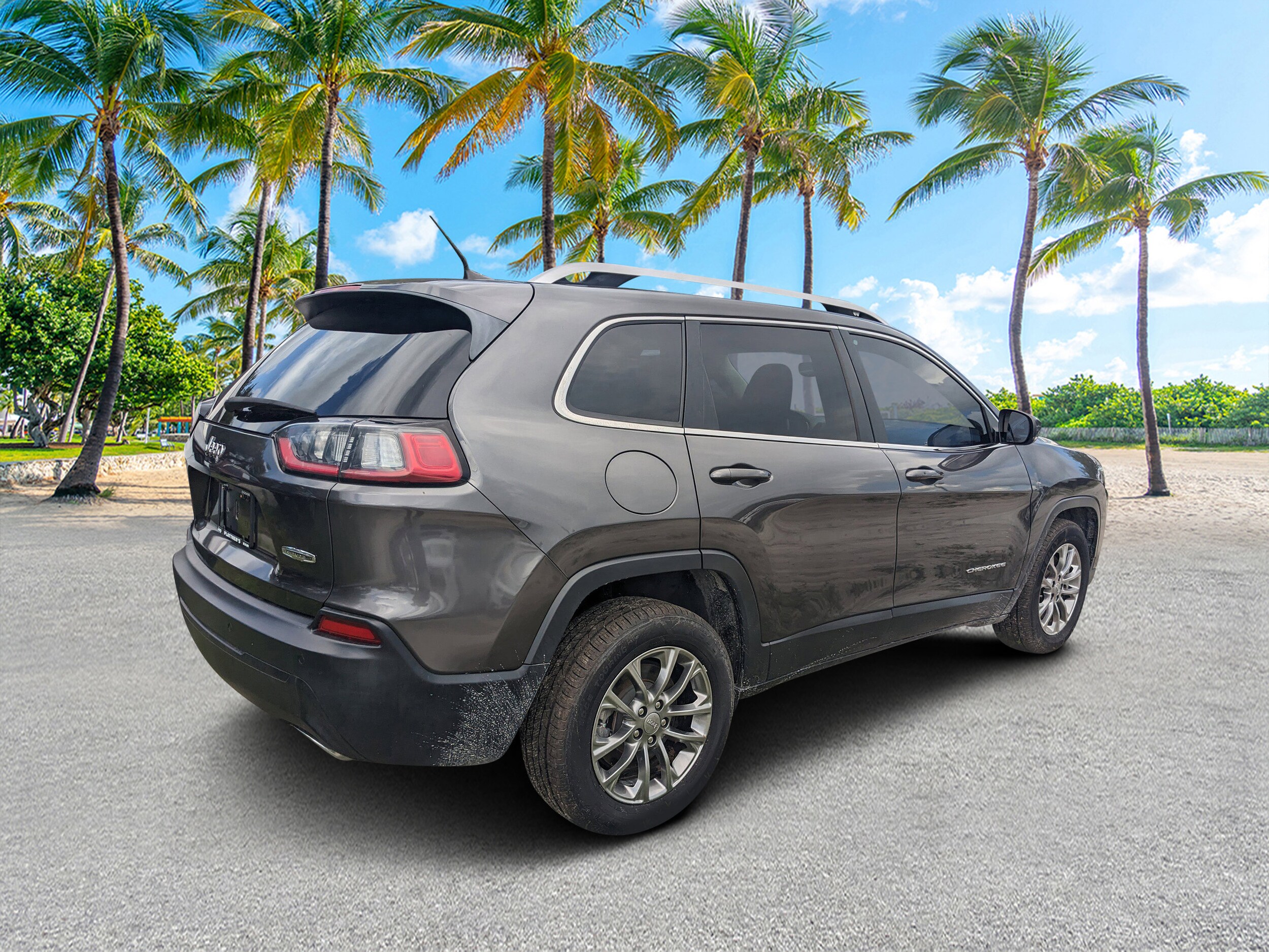 2021 Jeep Cherokee Latitude Lux photo 2