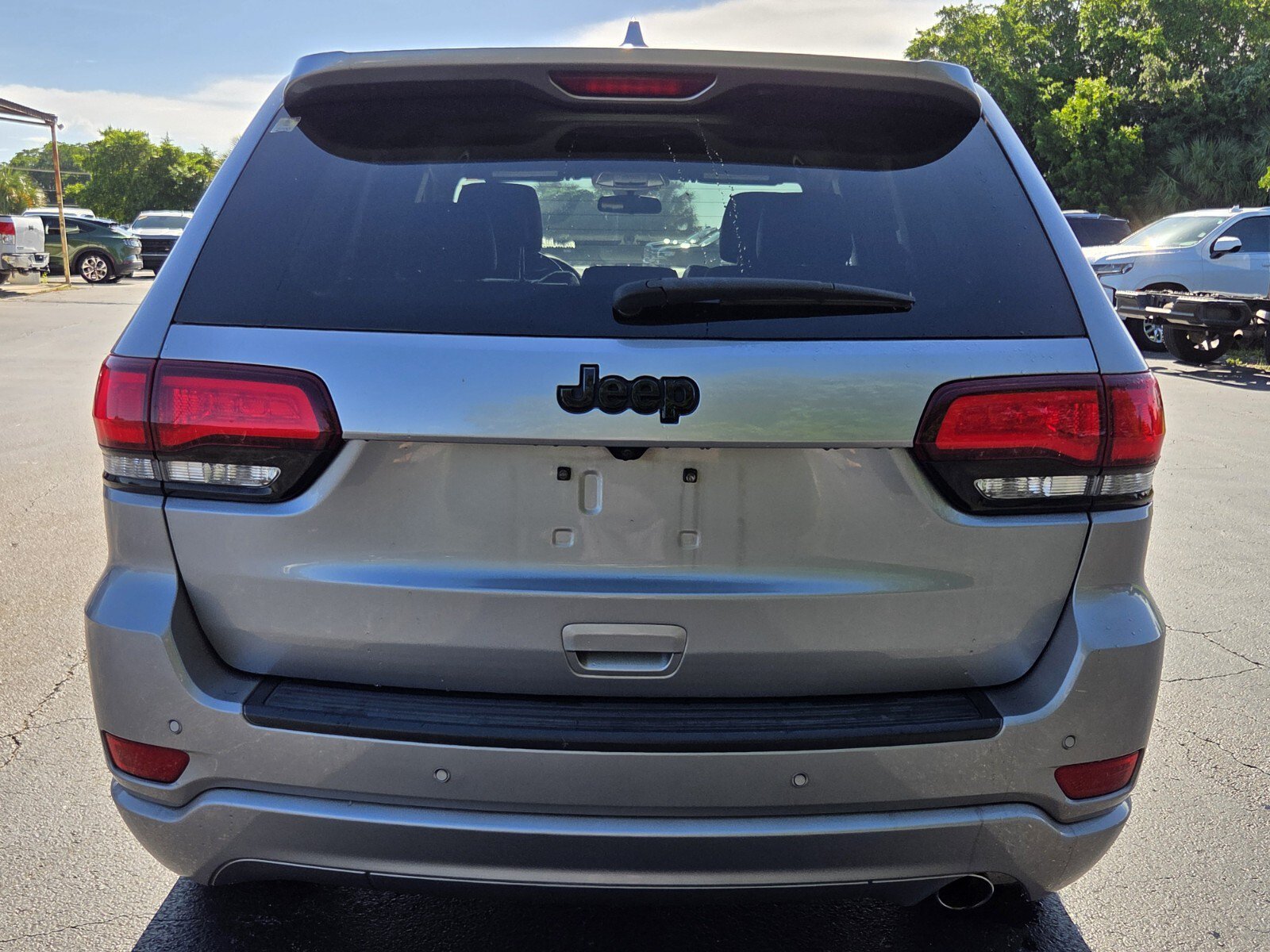 Used 2021 Jeep Grand Cherokee Laredo SUV