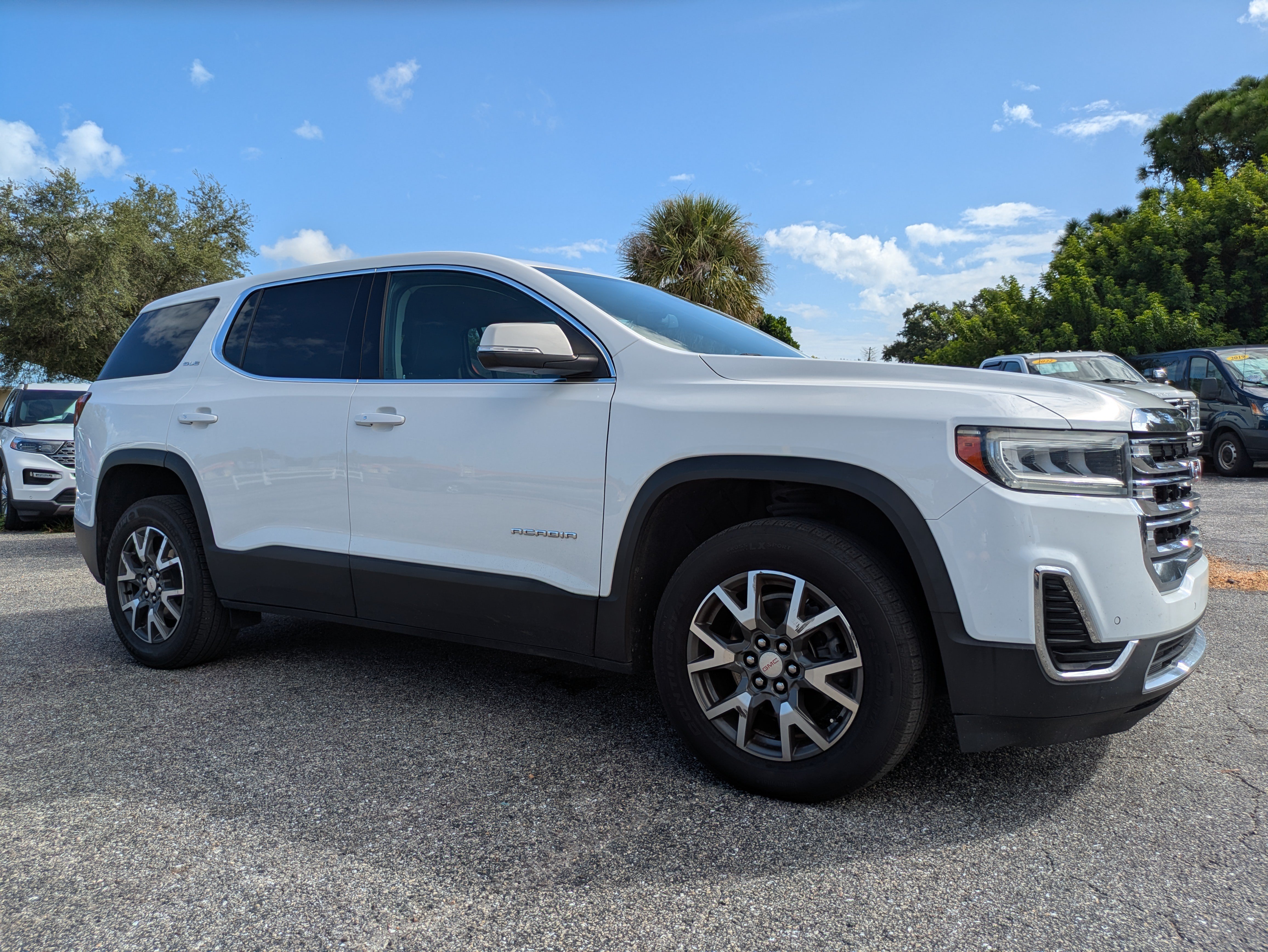 Used 2023 GMC Acadia SLE SUV