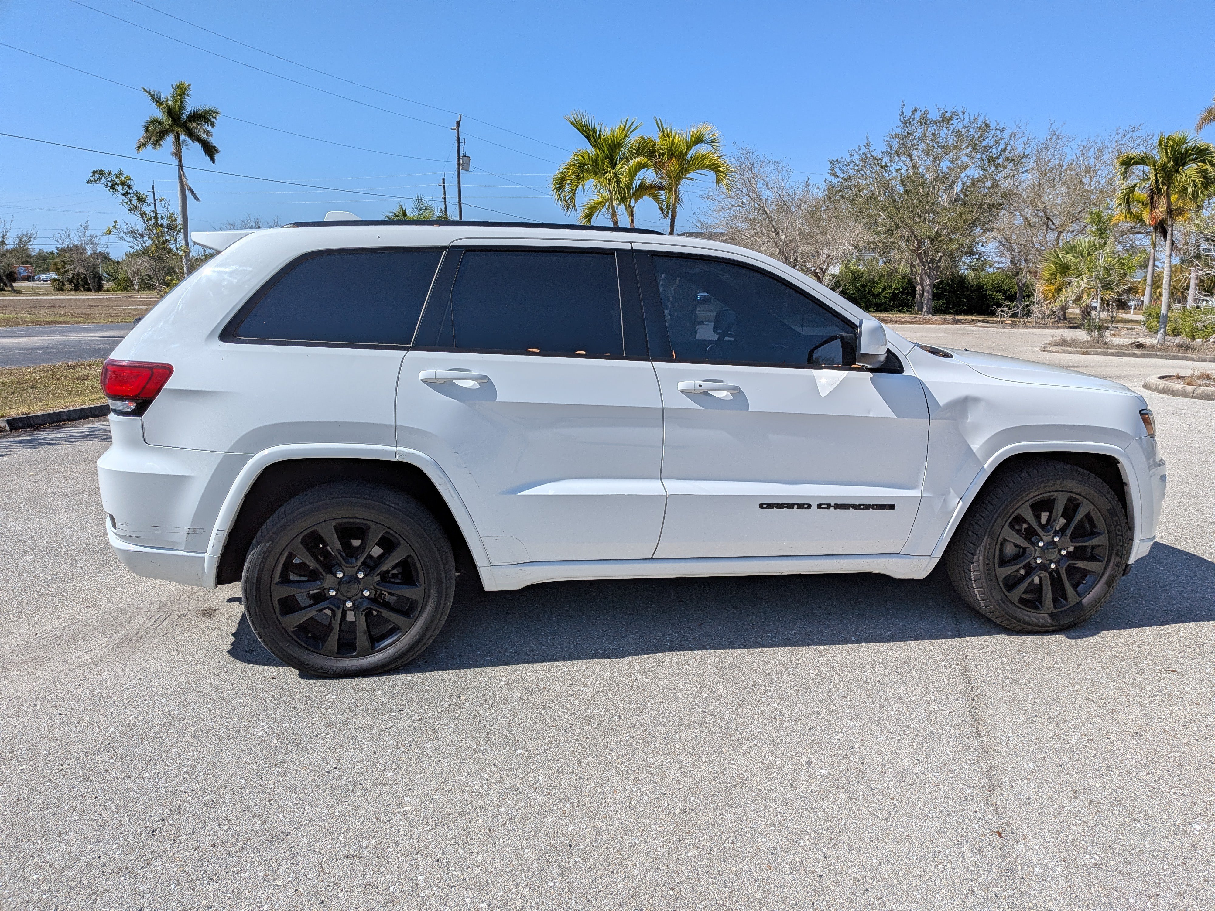 Used 2018 Jeep Grand Cherokee Laredo RWD SUV