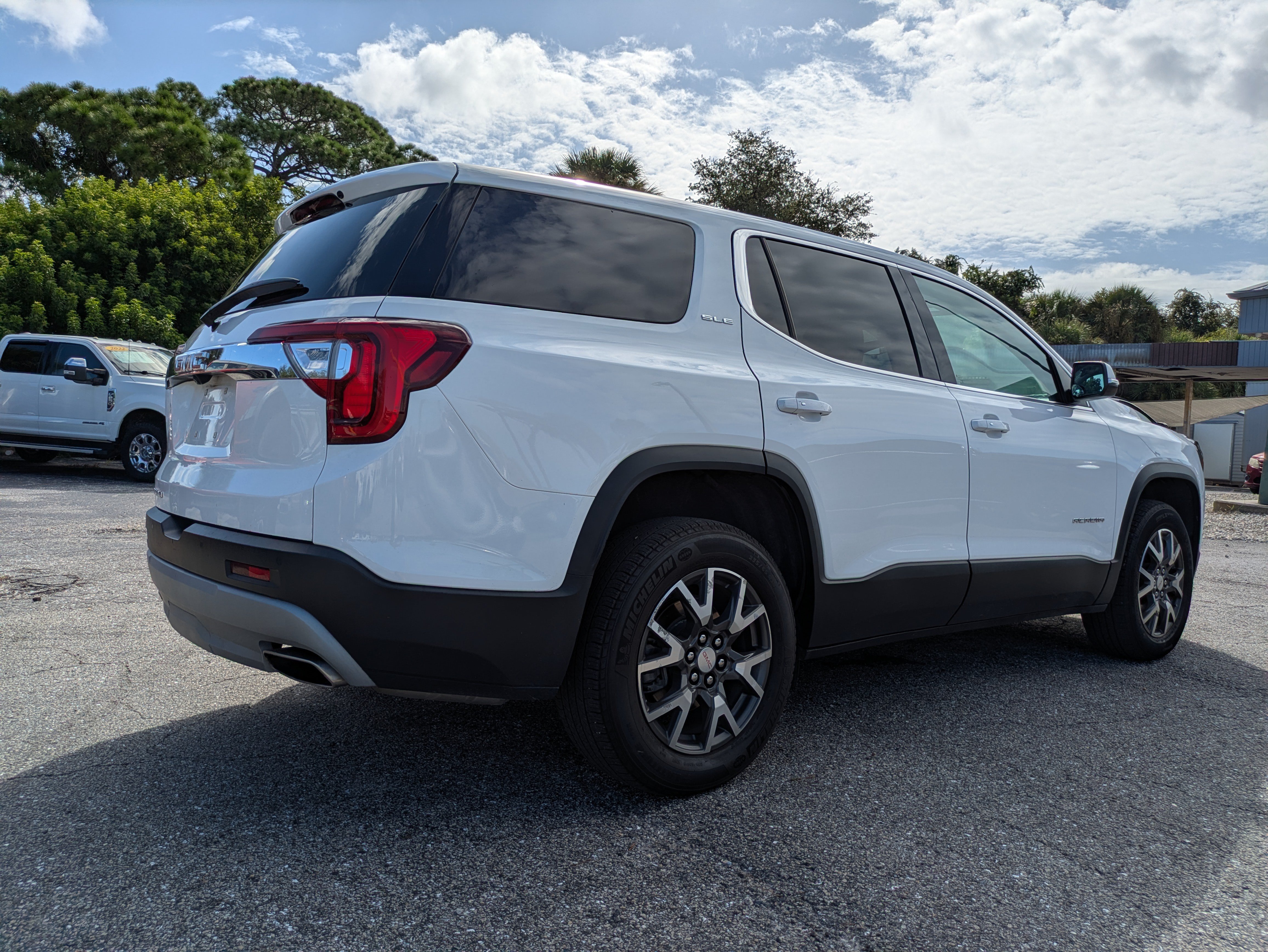 Used 2023 GMC Acadia SLE SUV