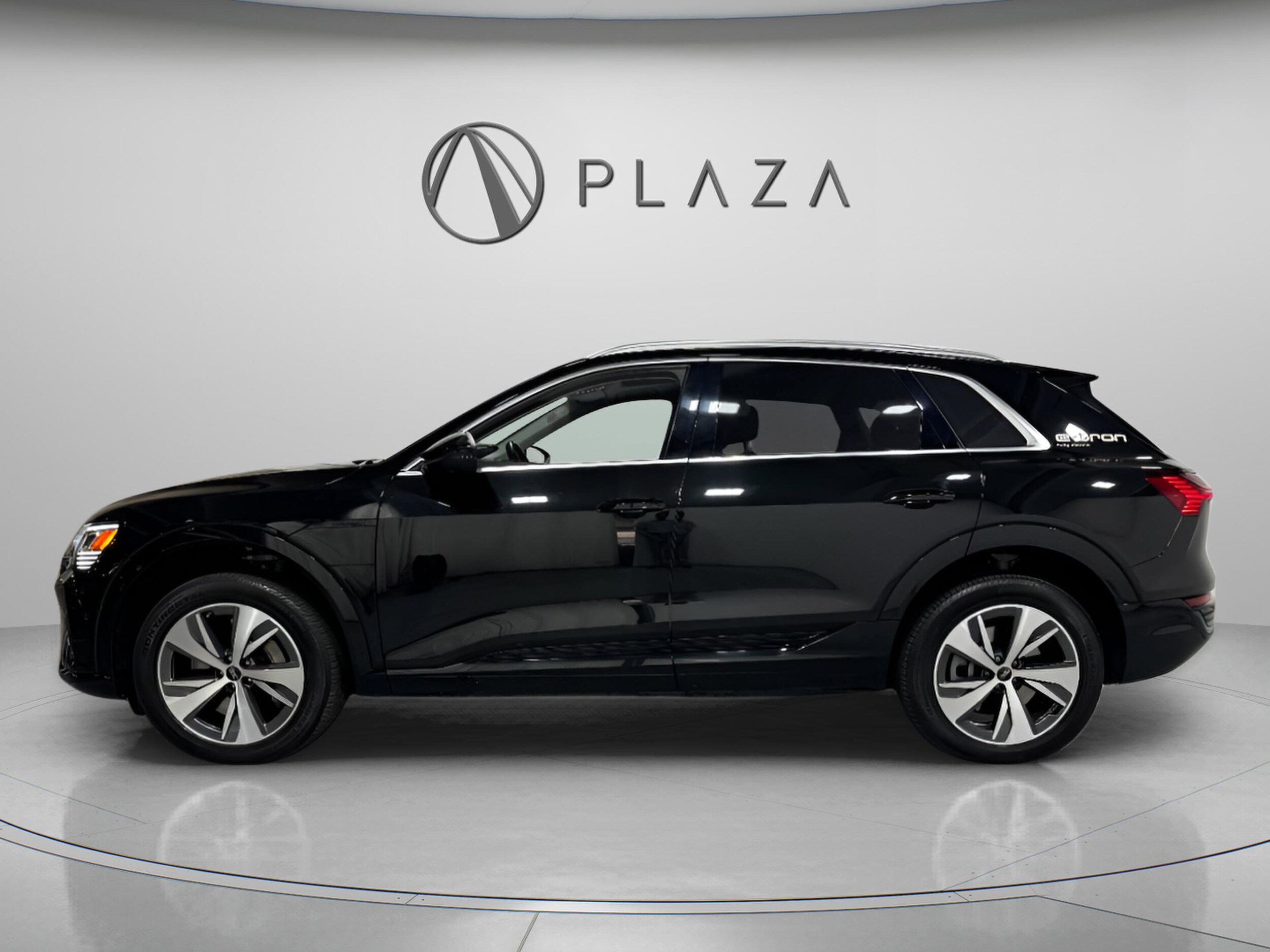 2024 Audi Q8 E-tron Premium Plus photo 2