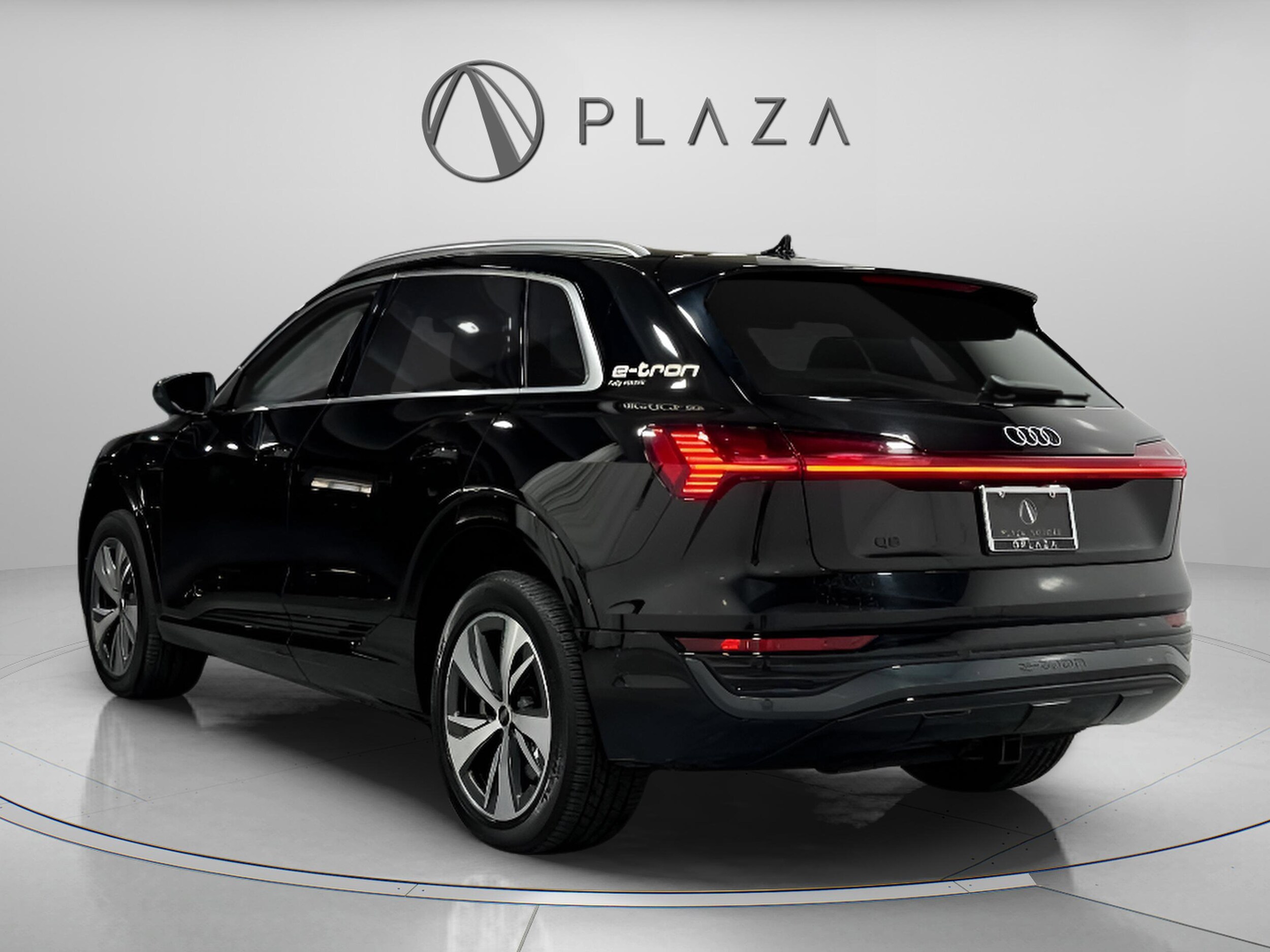 2024 Audi Q8 E-tron Premium Plus photo 3