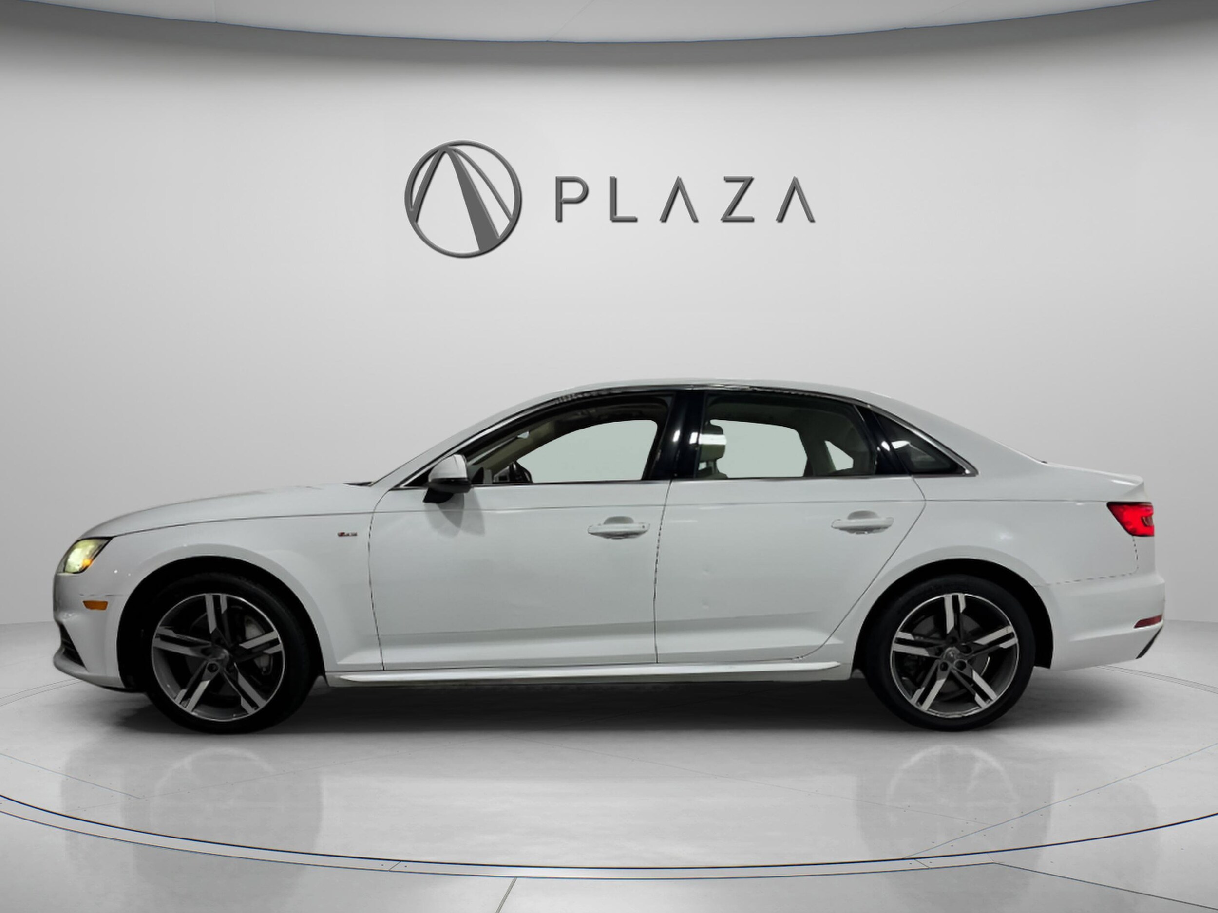 2017 Audi A4 Quattro Premium Plus photo 2