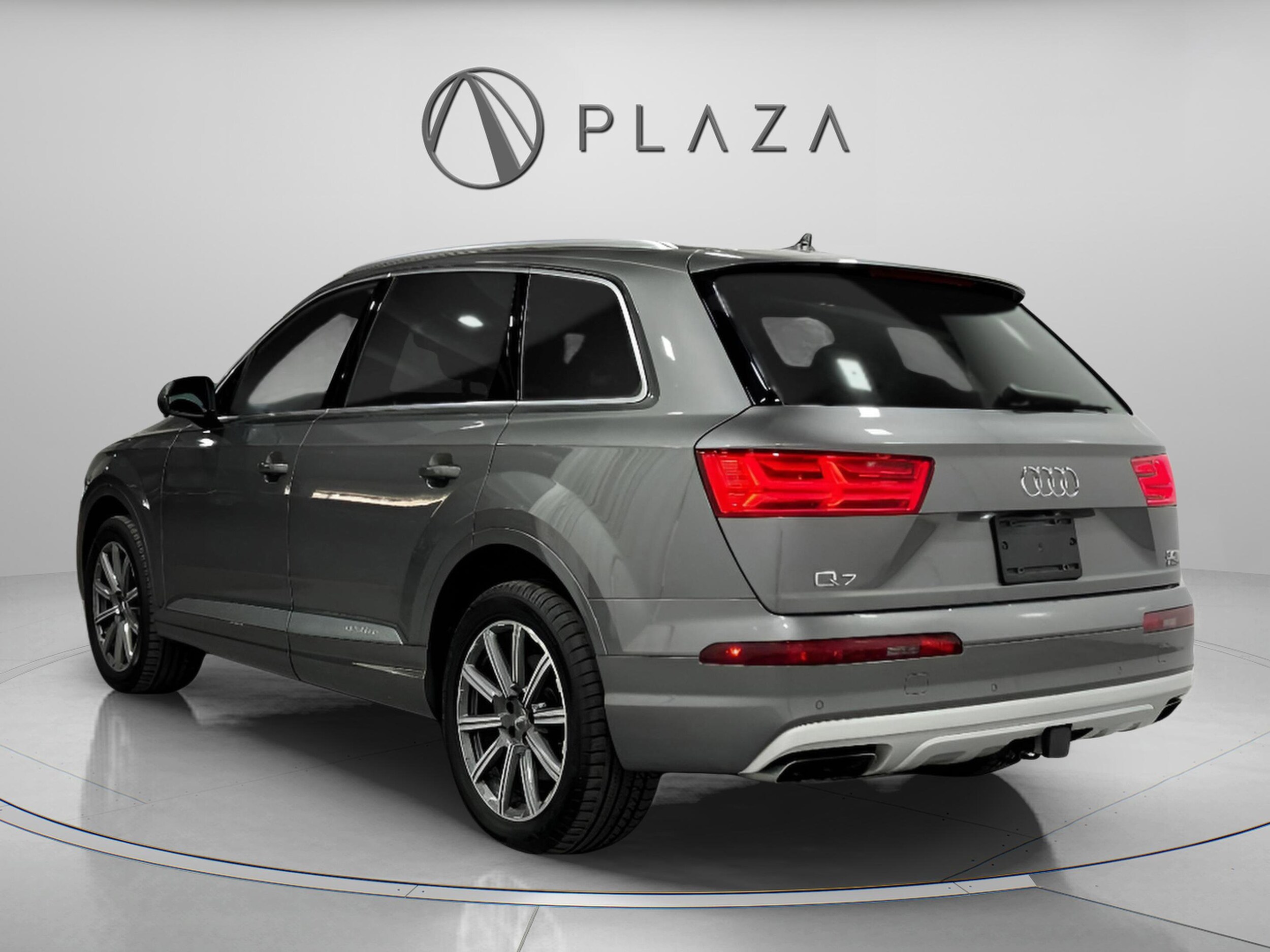2018 Audi Q7 Premium Plus photo 2