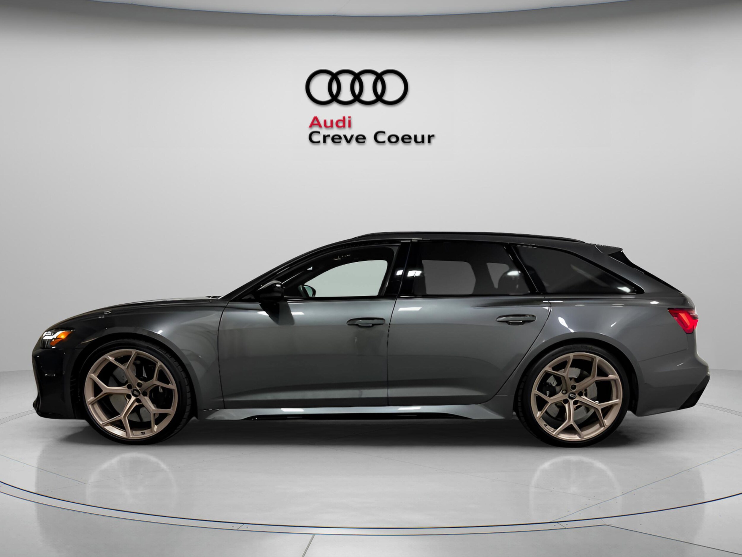 2025 Audi RS 6 Avant Performance Base photo 2