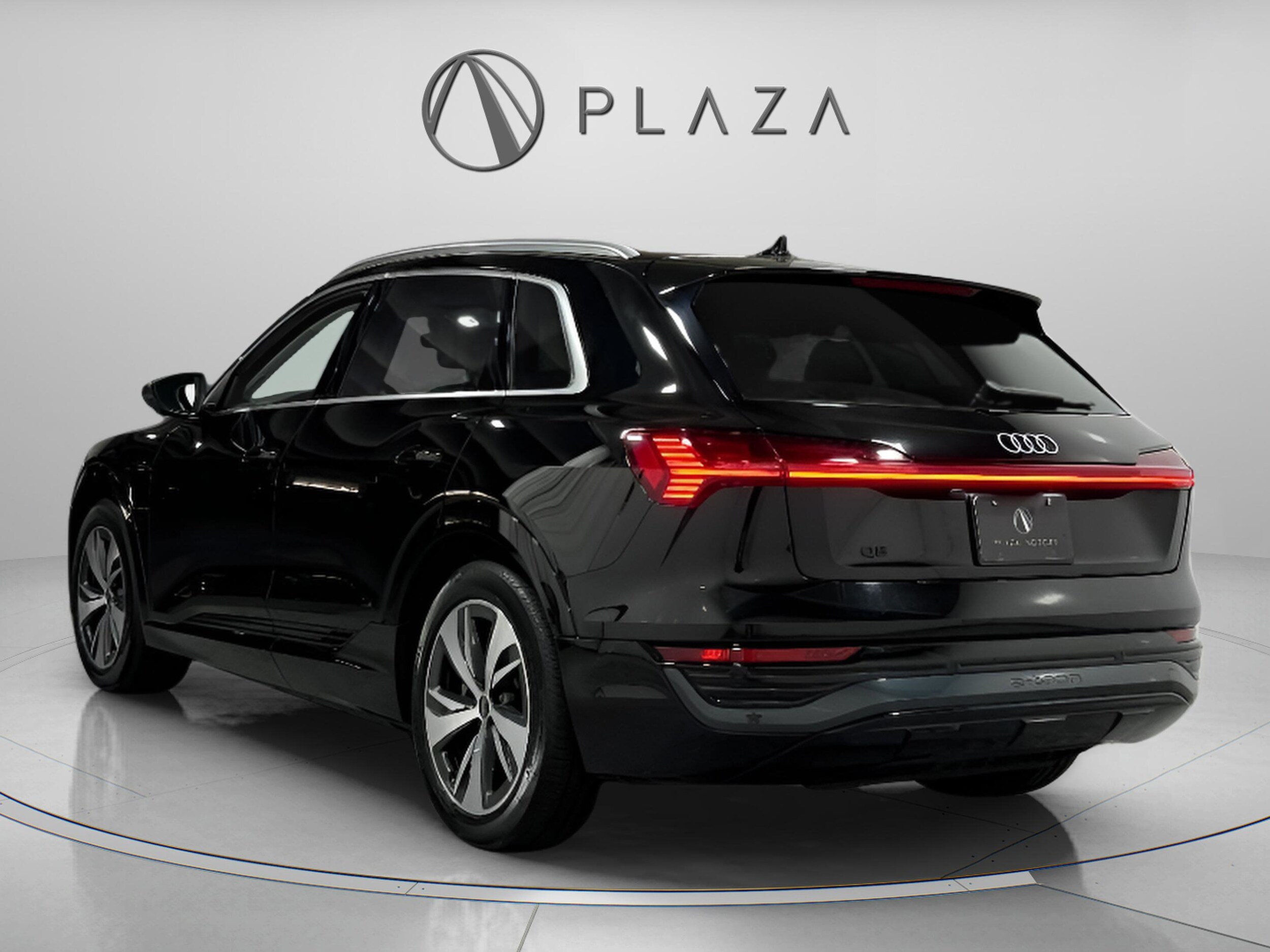 2024 Audi Q8 E-tron Premium Plus photo 2