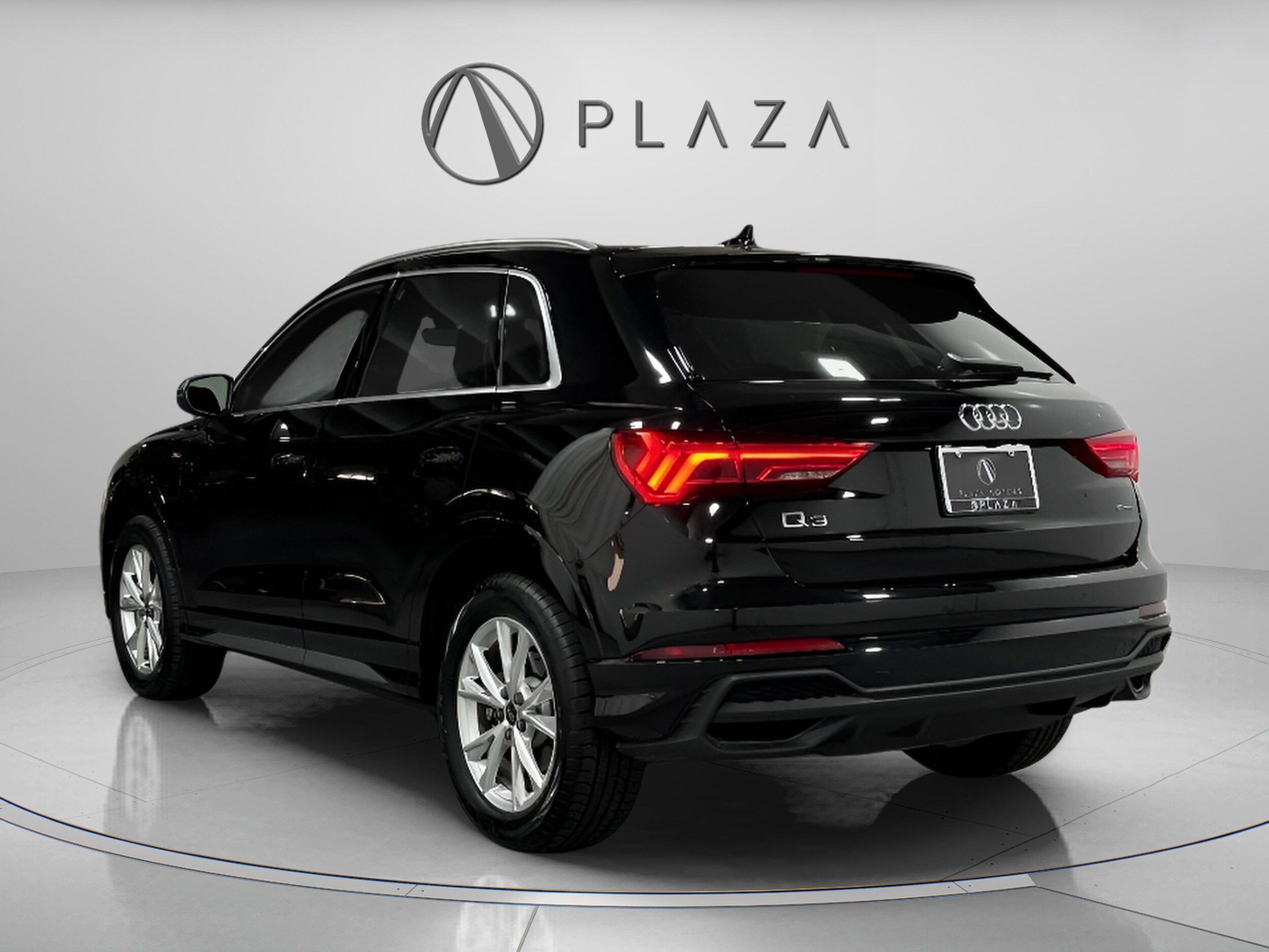 2025 Audi Q3 S line Premium photo 3