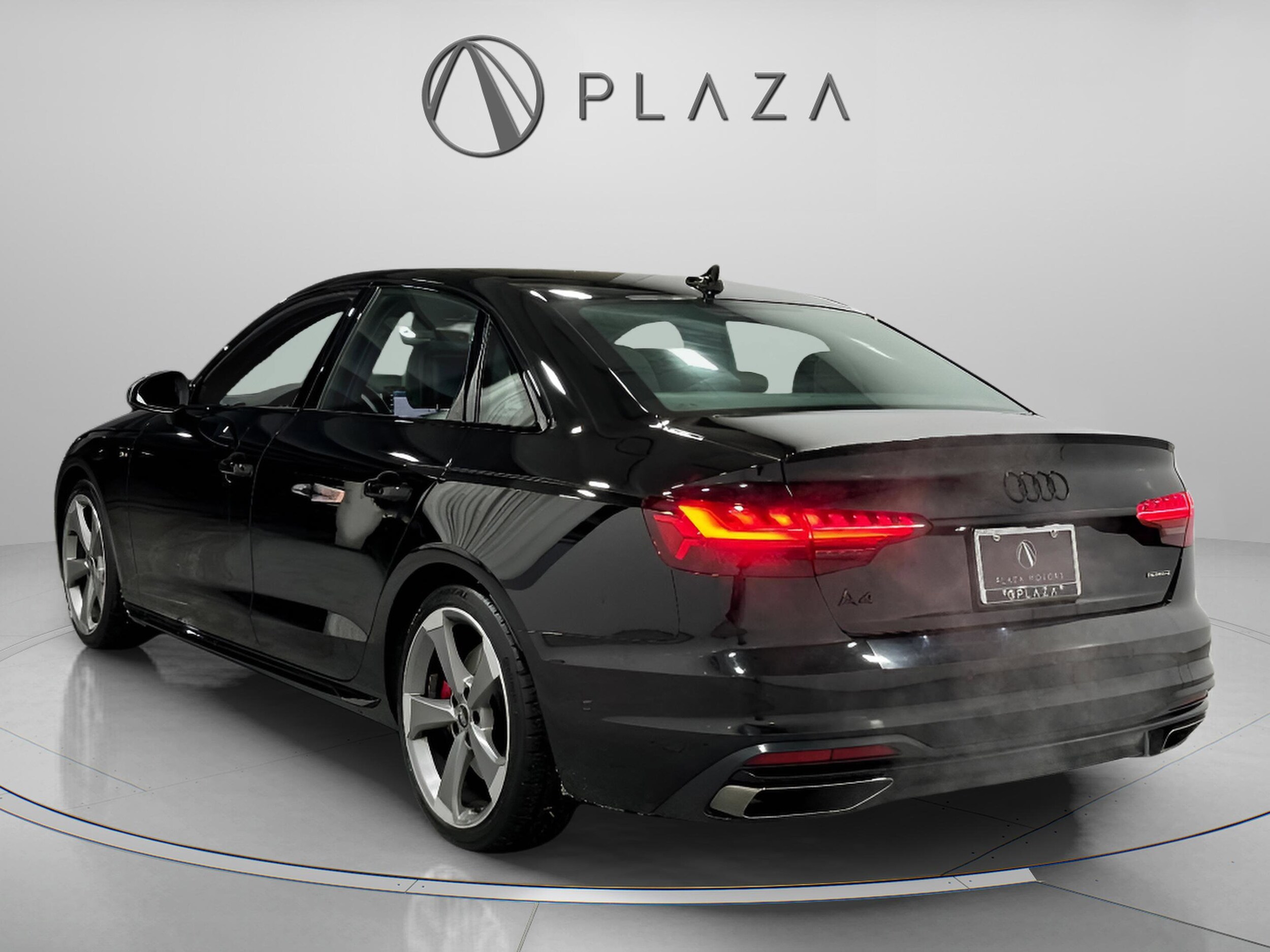 2023 Audi A4 S line Quattro Premium Plus photo 2