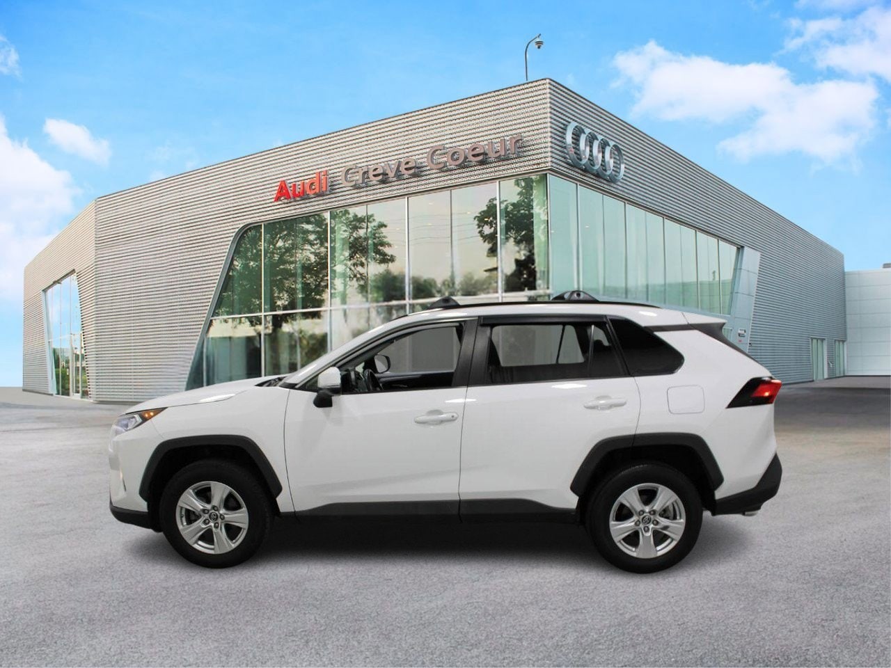 Used 2019 Toyota RAV4 XLE with VIN 2T3W1RFV4KC007967 for sale in Creve Coeur, MO