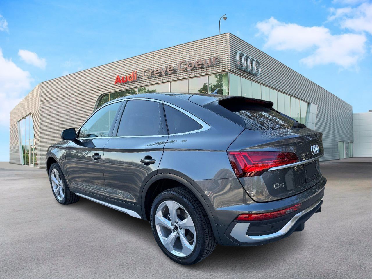 2025 Audi Q5 Sportback 45 S line Premium Plus photo 3