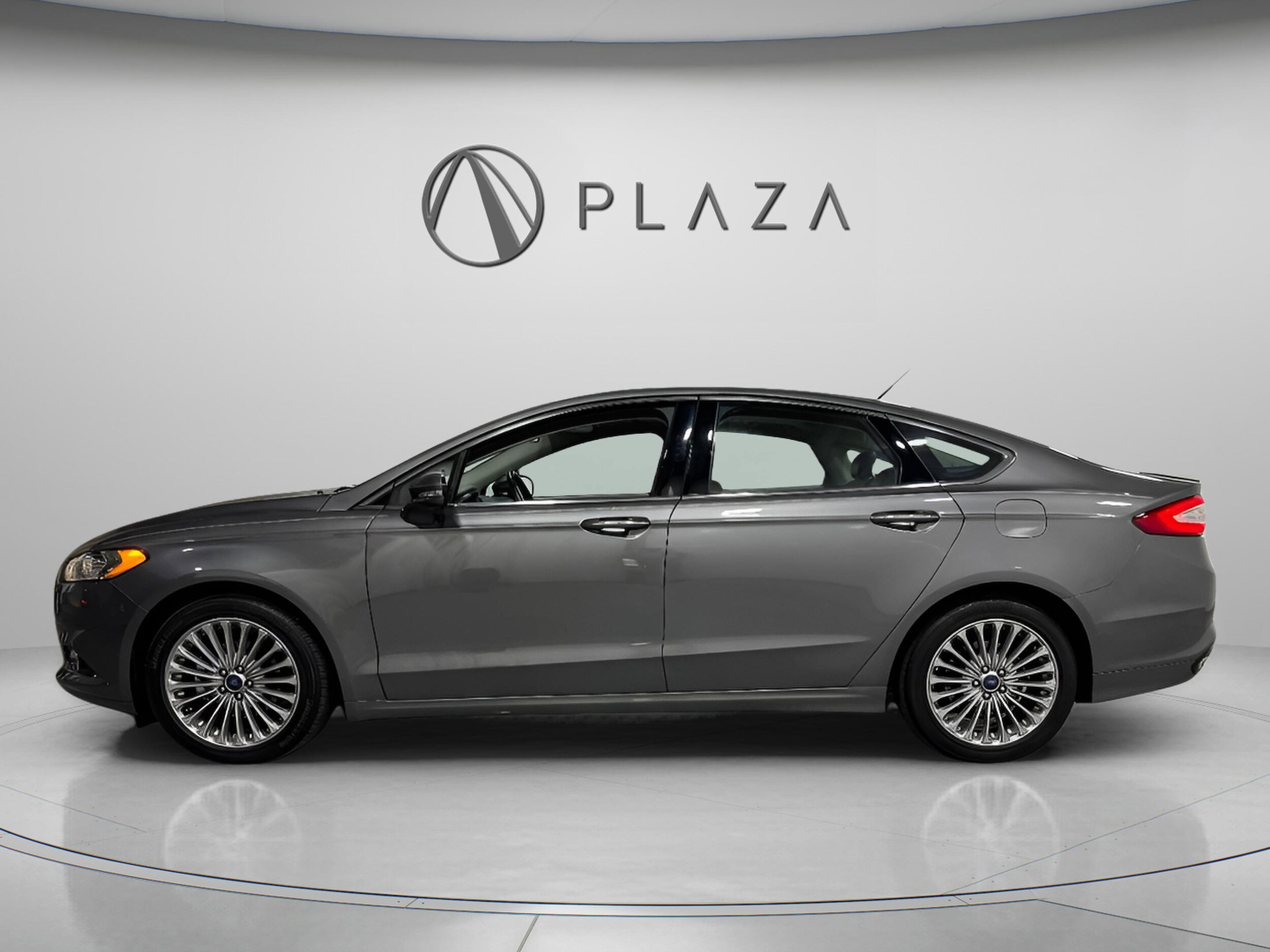 2014 Ford Fusion Titanium photo 2