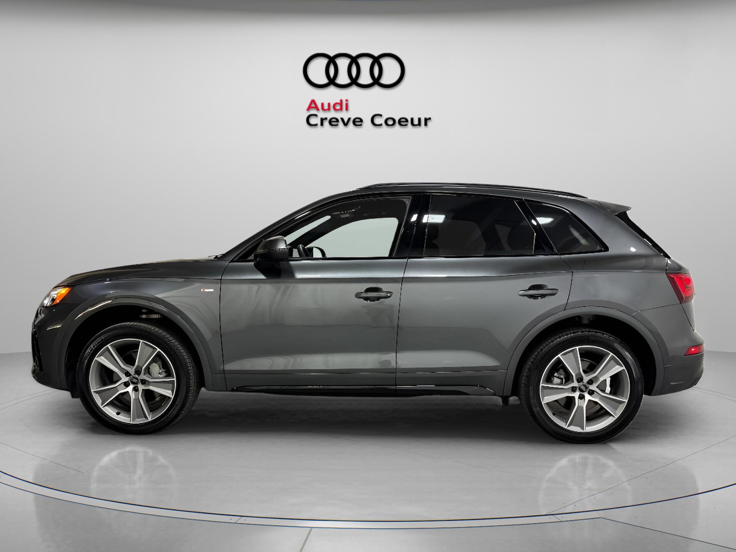 2025 Audi Q5 S line Premium photo 2