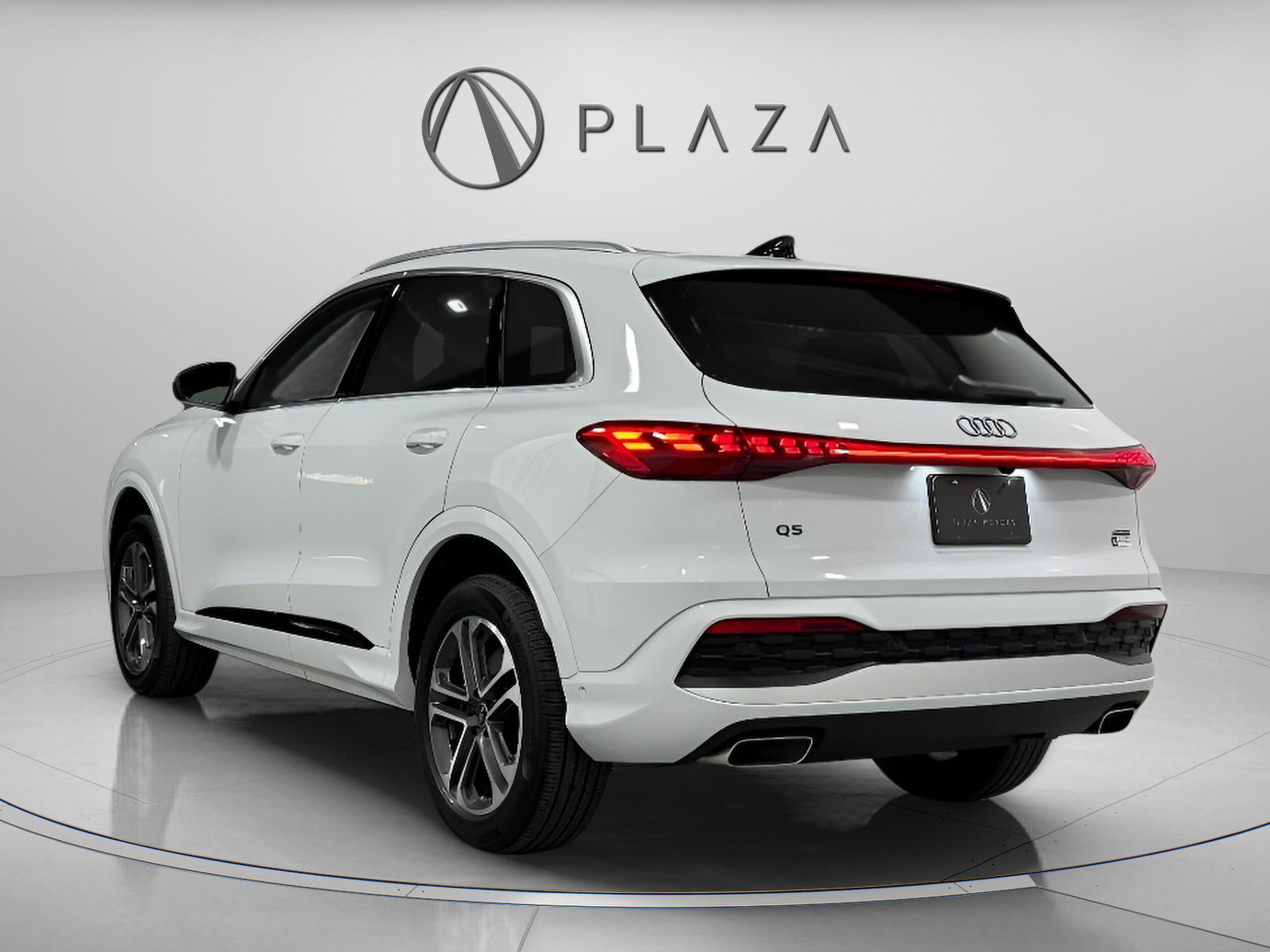 2025 Audi Q5 2.0T Premium Plus photo 3