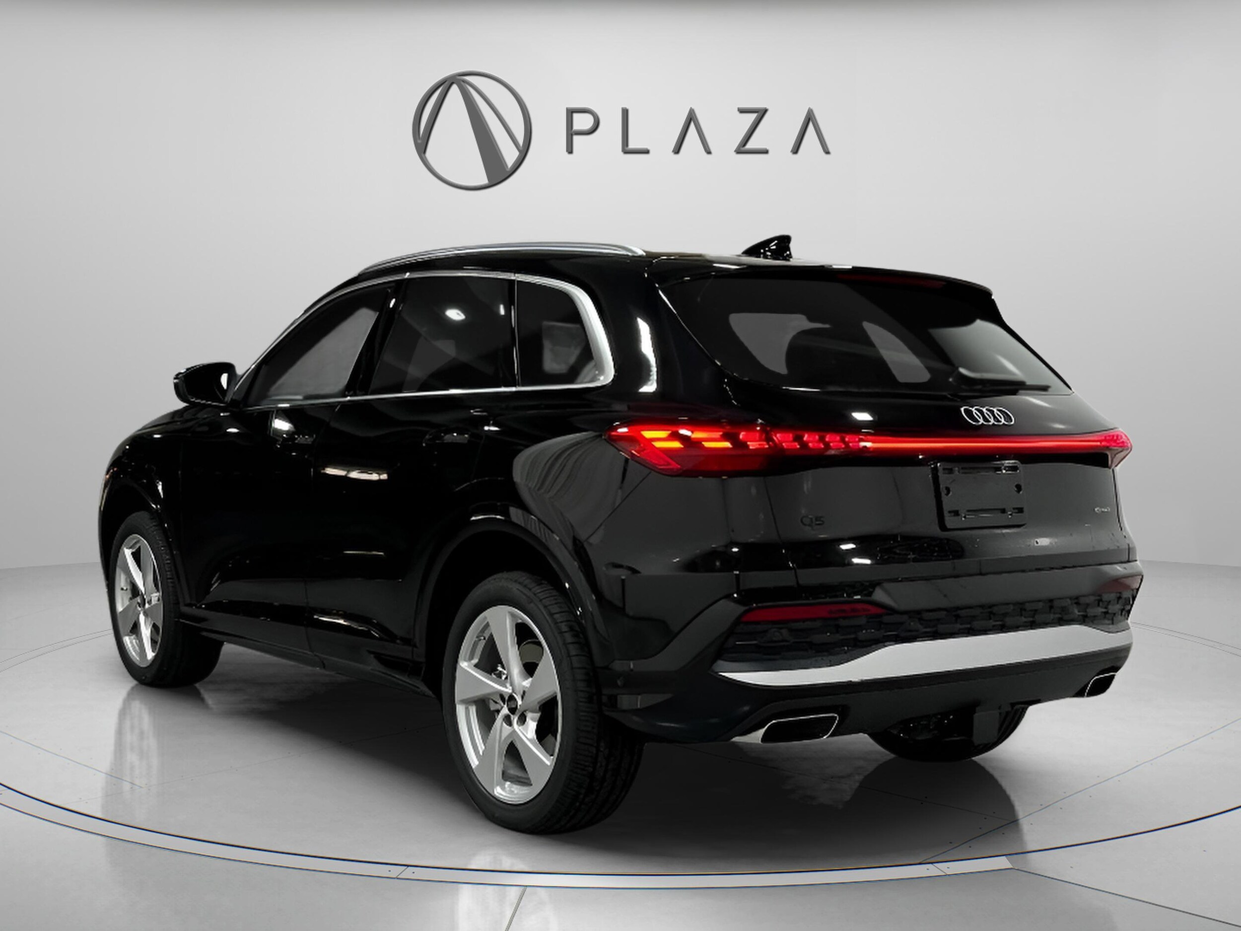 2025 Audi Q5 2.0T Premium Plus photo 2