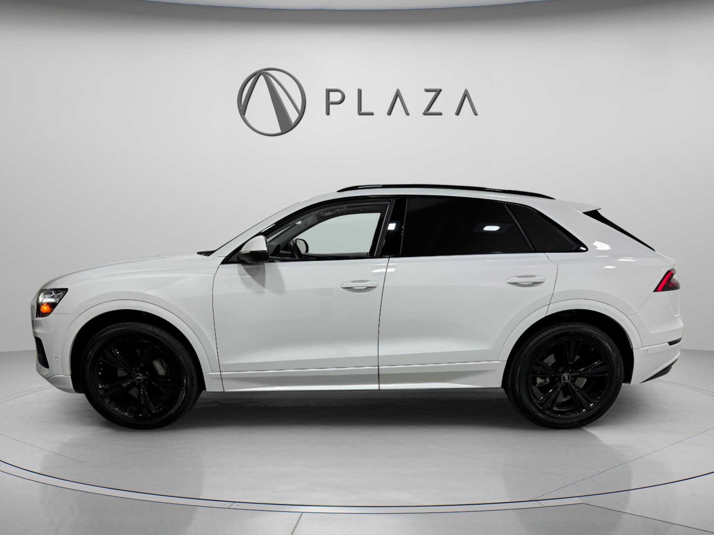 2022 Audi Q8 Premium Plus photo 2