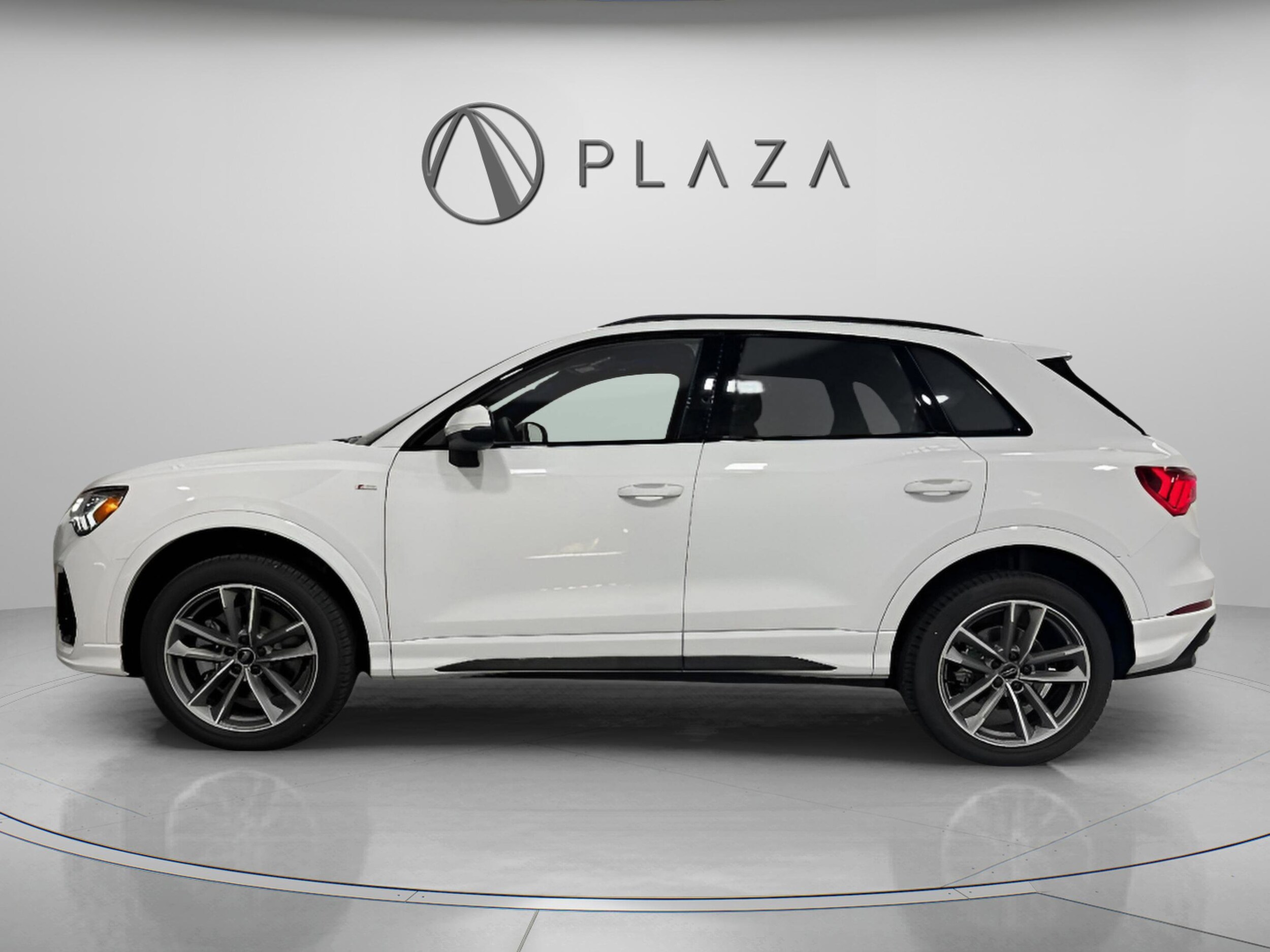 2025 Audi Q3 45 TFSI S line Premium photo 2