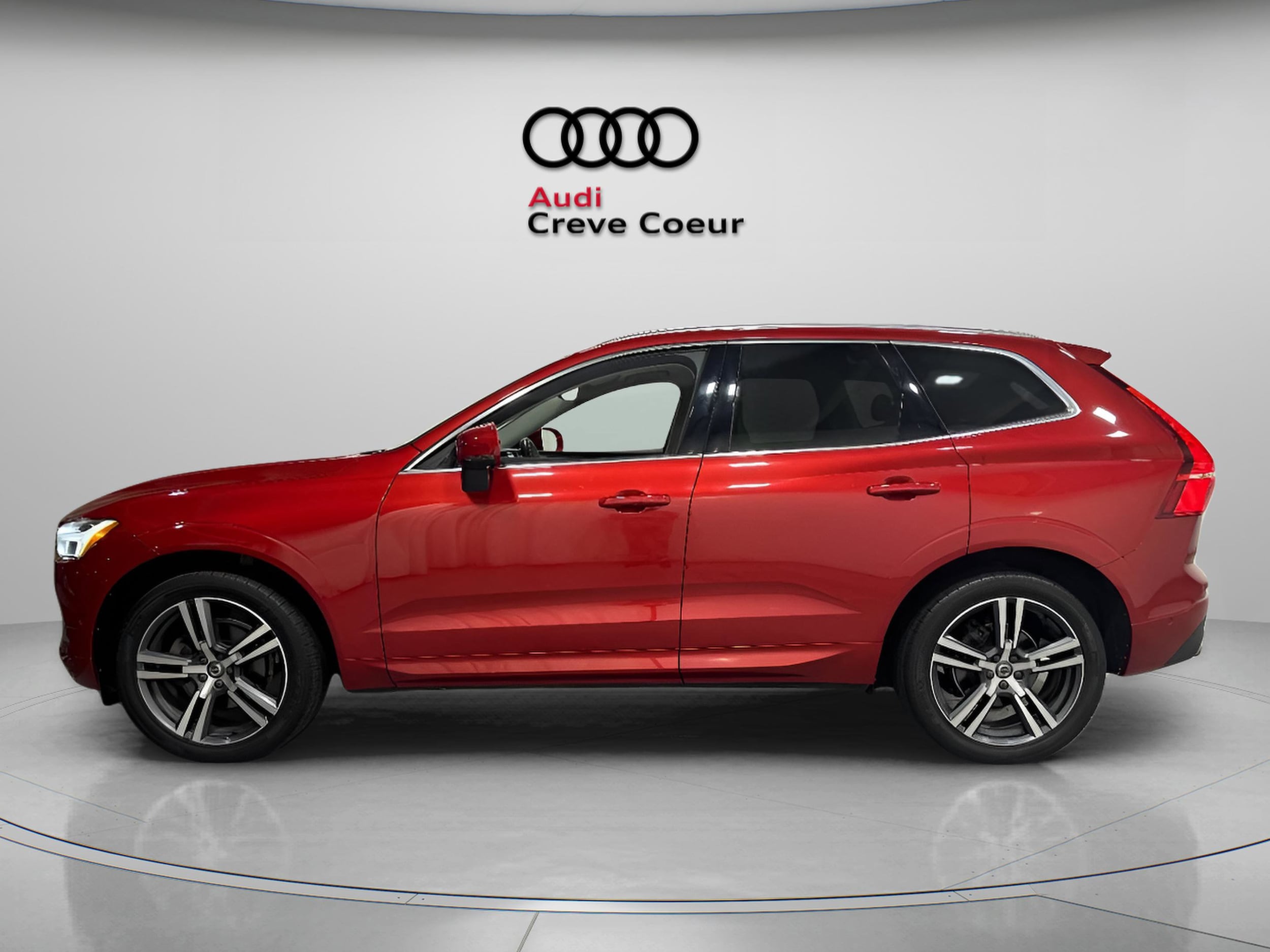 Used 2019 Volvo XC60 Momentum with VIN LYV102RK9KB200739 for sale in Creve Coeur, MO
