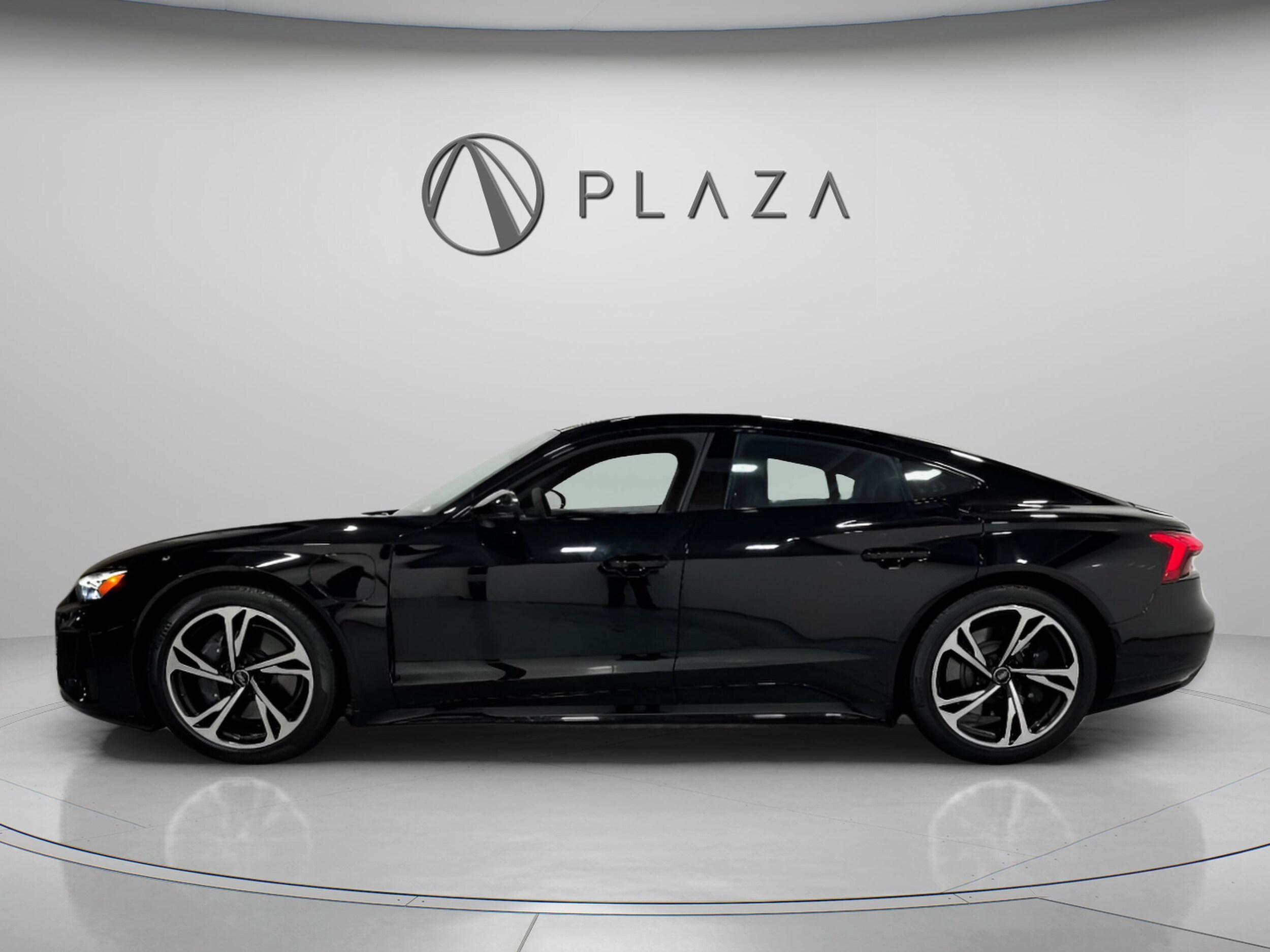 2022 Audi e-tron GT Premium Plus photo 2