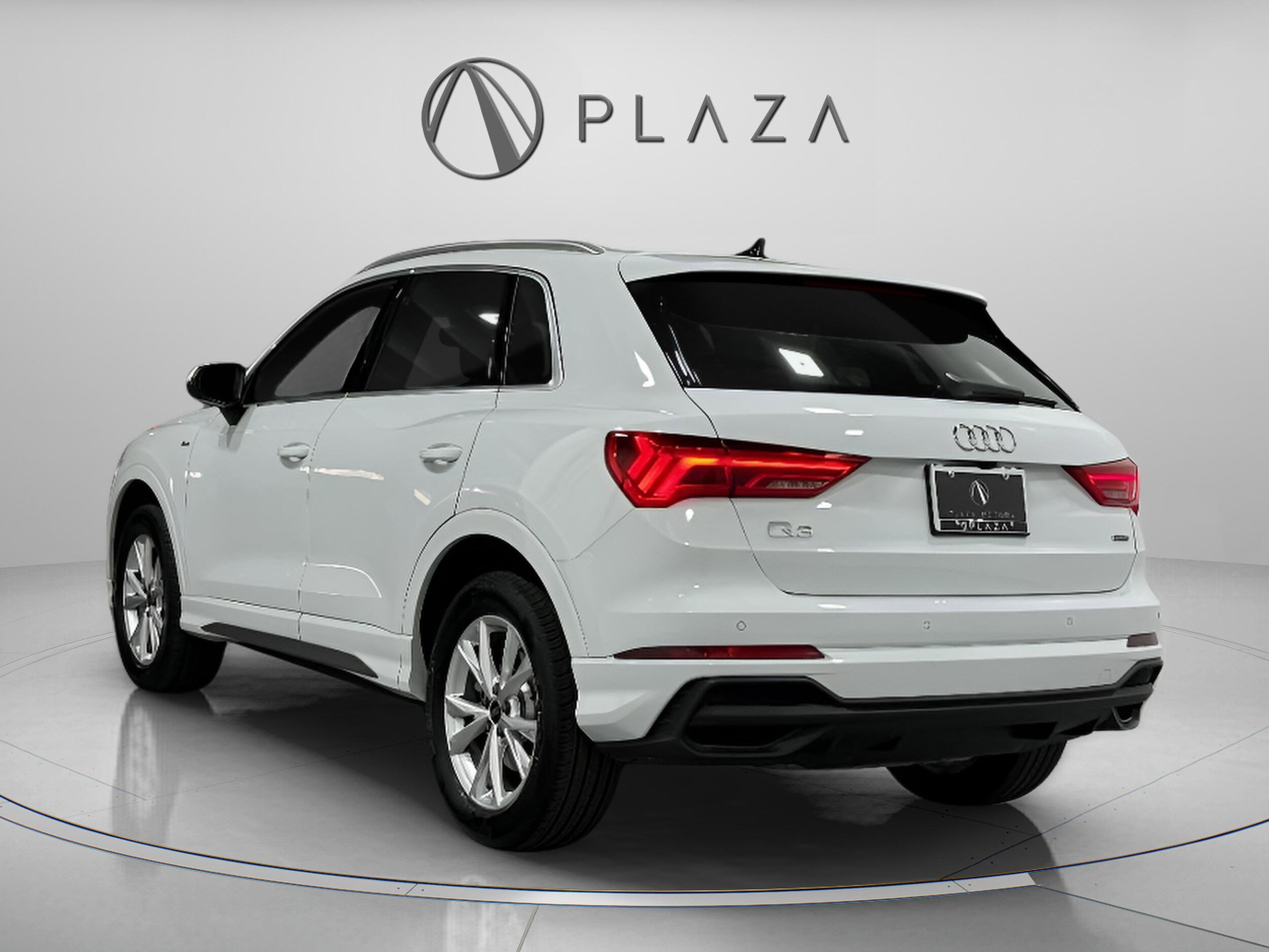 2025 Audi Q3 S line Premium photo 3