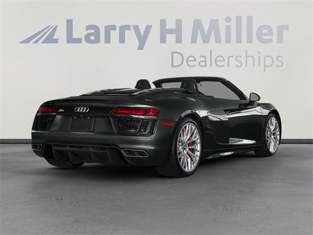 2018 Audi R8 V10 Plus Spyder photo 2