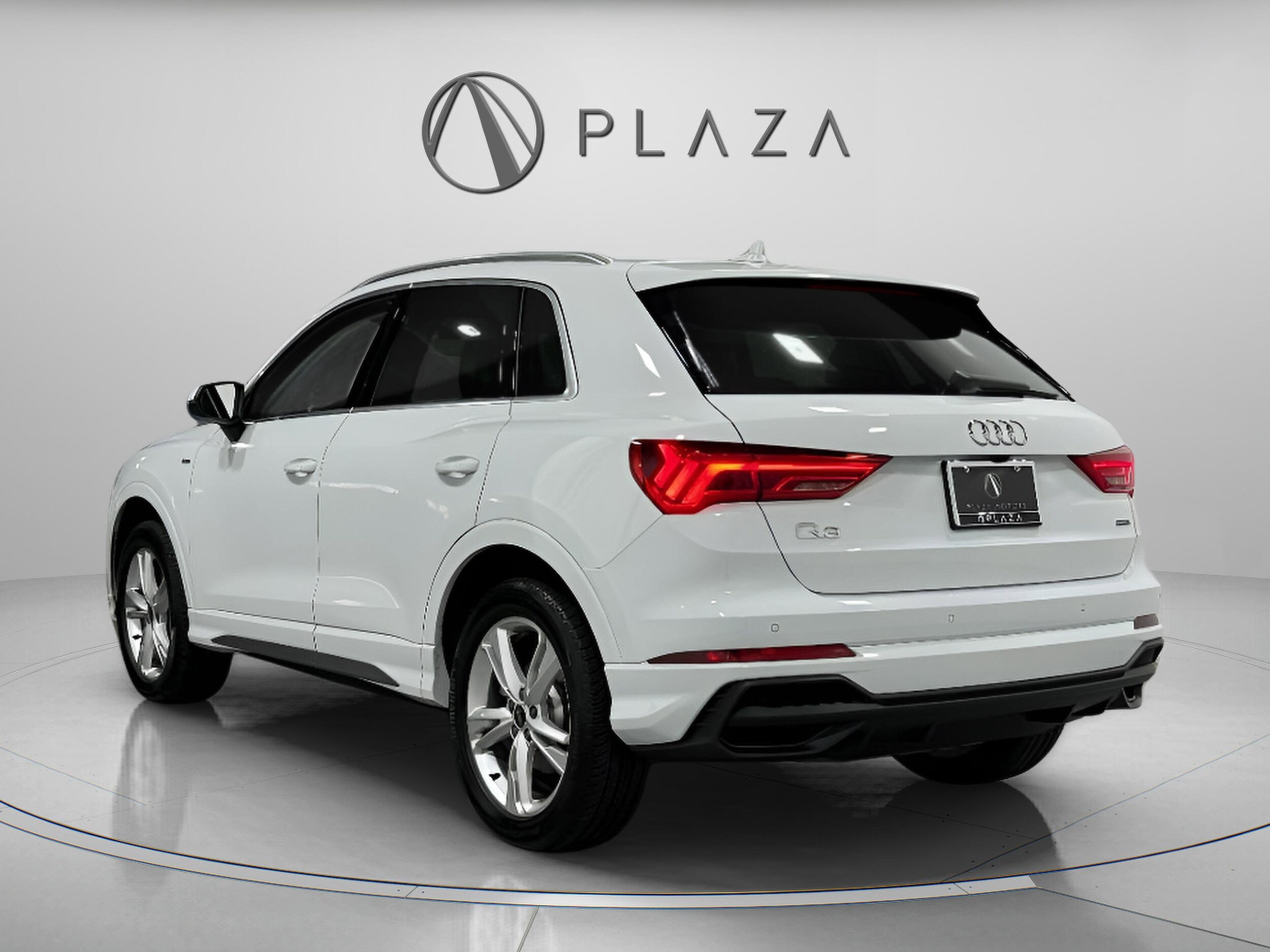 2023 Audi Q3 S line Premium Plus photo 2