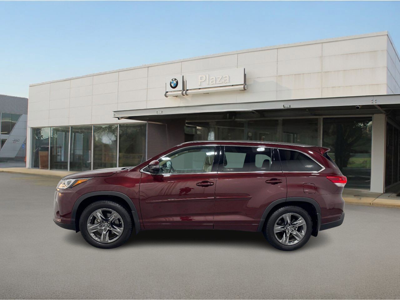 Used 2017 Toyota Highlander Limited Platinum with VIN 5TDDZRFH5HS422198 for sale in Creve Coeur, MO