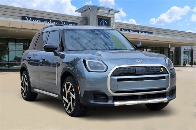 Used 2025 MINI Countryman SE with VIN WMZ53GA01S7R28933 for sale in Creve Coeur, MO