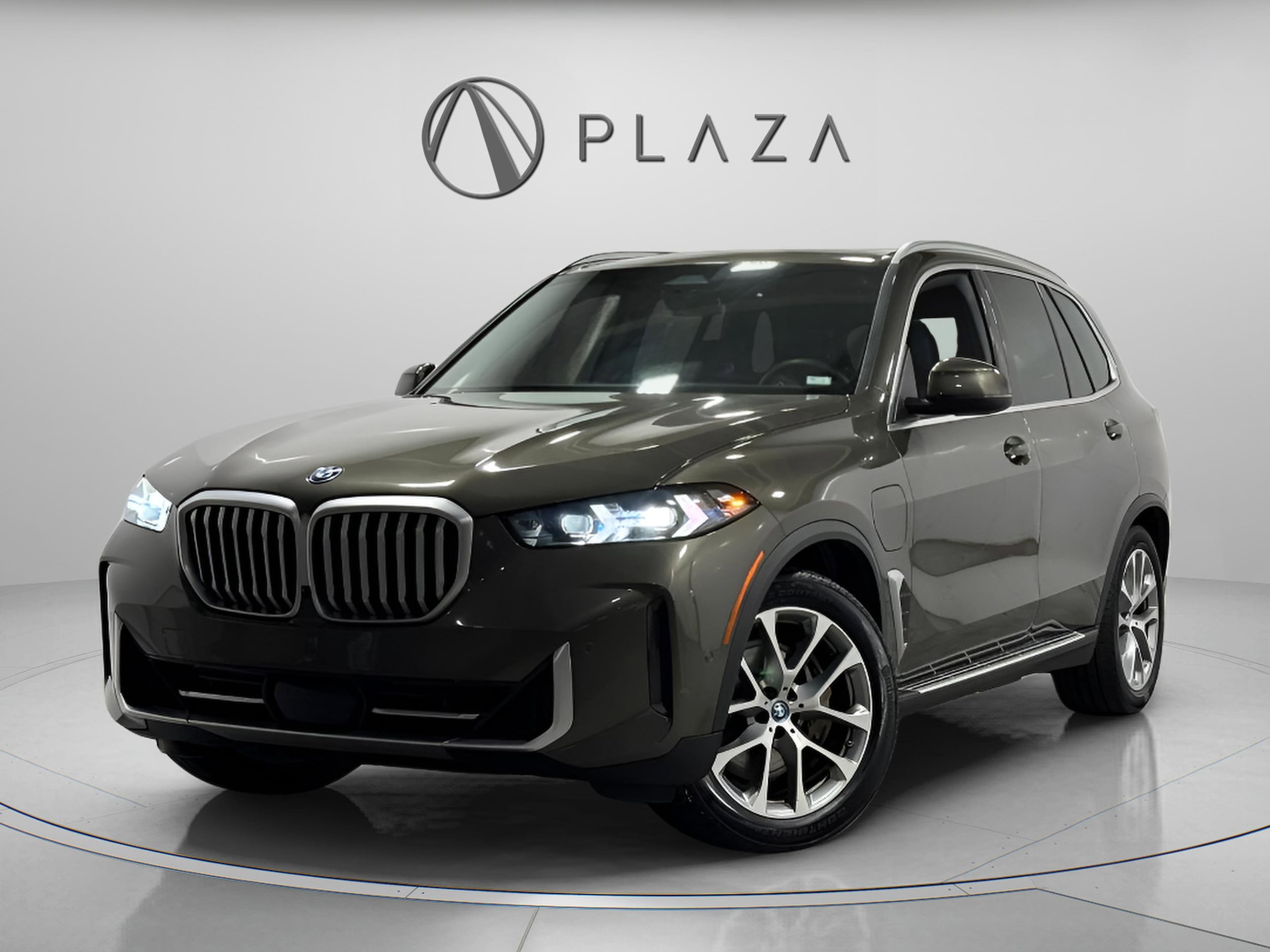 2025 BMW X5 50e's photo