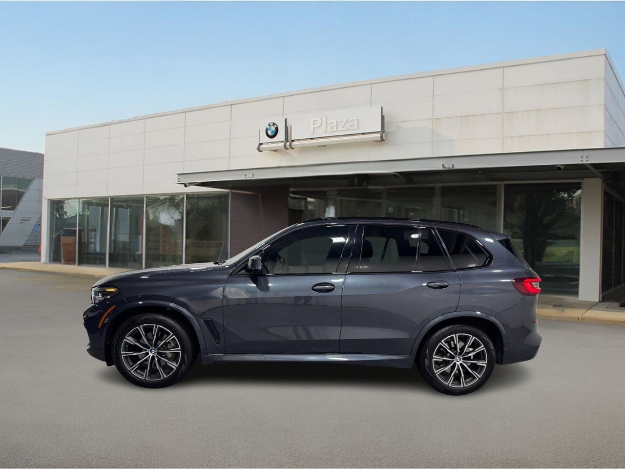 Used 2021 BMW X5 40i with VIN 5UXCR6C01M9D85623 for sale in Creve Coeur, MO