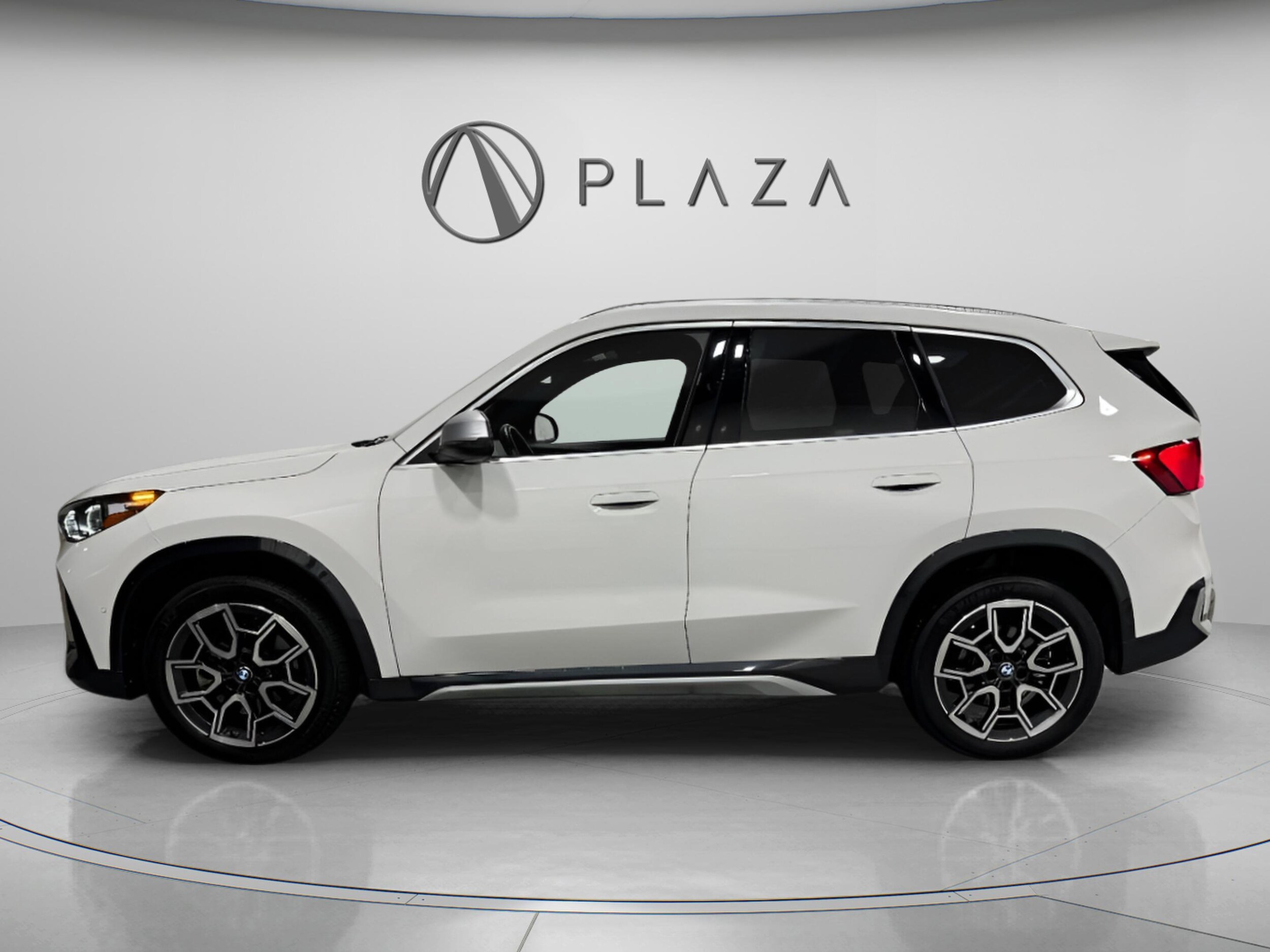 2024 Bmw X1 XDrive28i photo 2