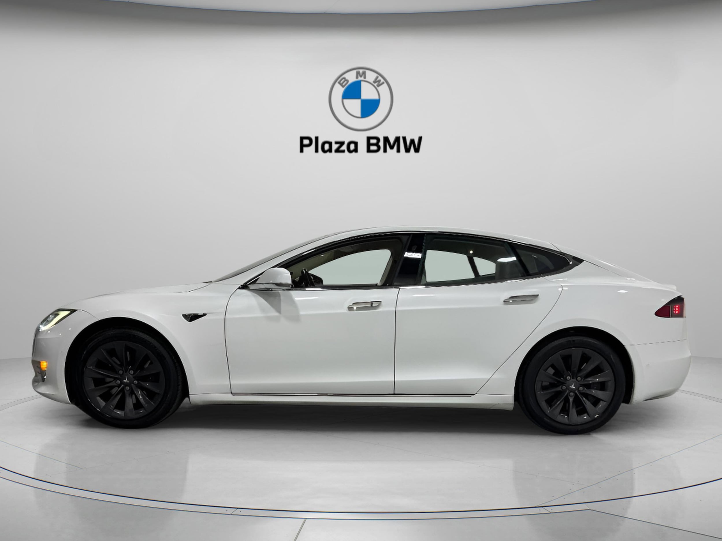 Used 2018 Tesla Model S 75D with VIN 5YJSA1E24JF273919 for sale in Creve Coeur, MO