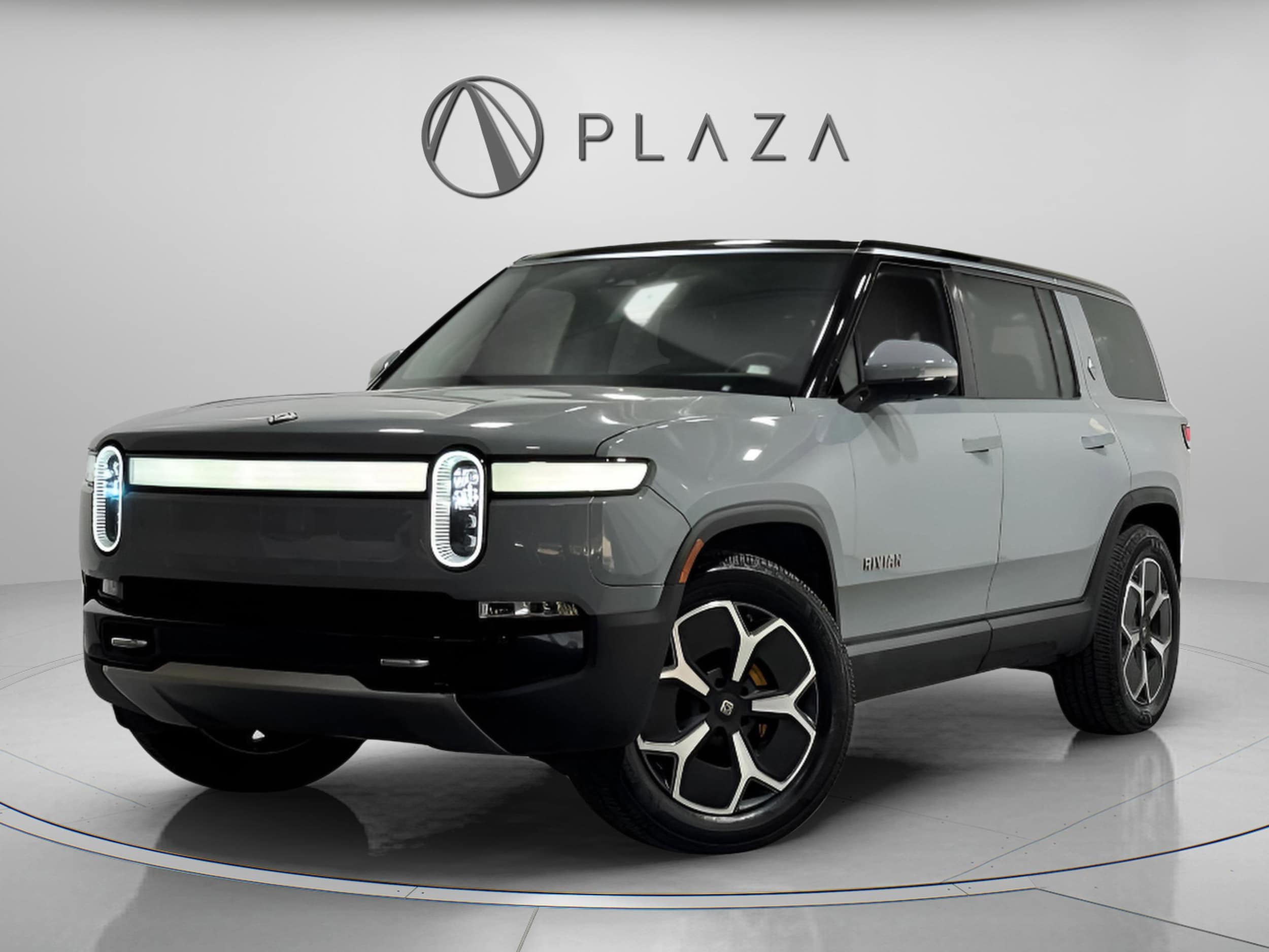 2023 Rivian R1S