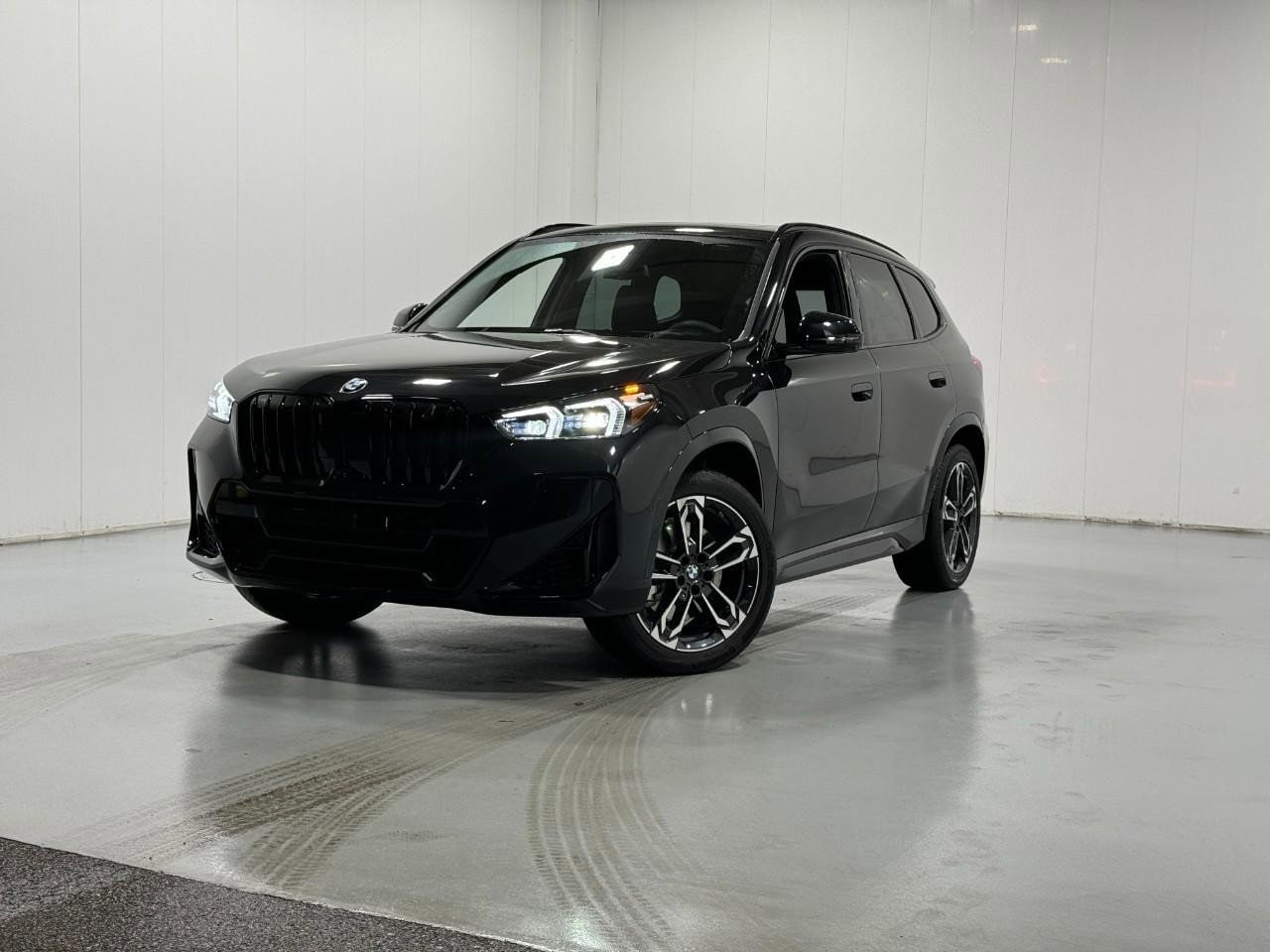 2026 BMW X1 28i's photo