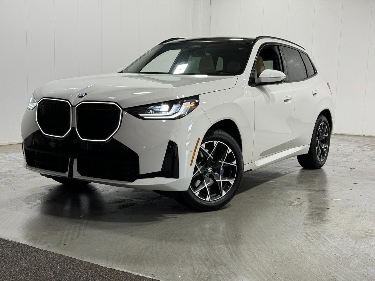 2026 BMW X3 30's photo