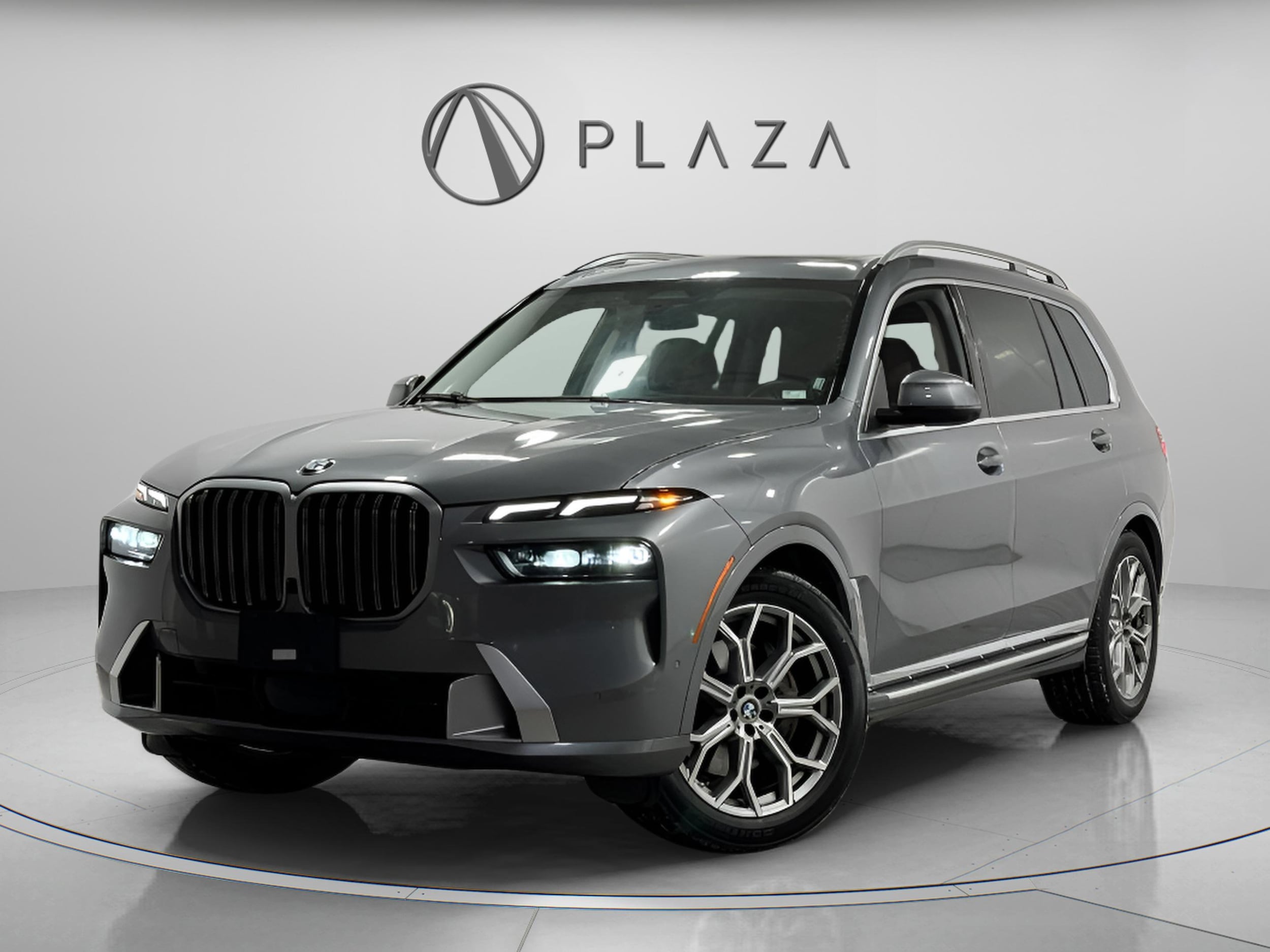 2025 BMW X7 40i's photo