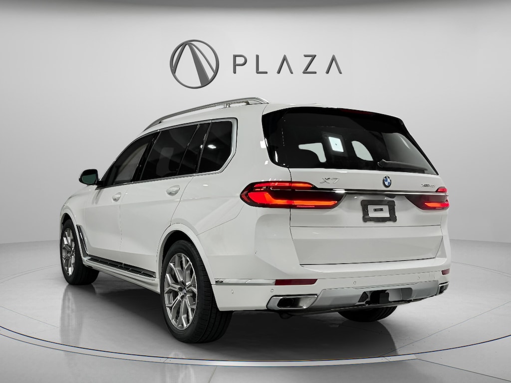 New 2026 BMW X7 xDrive40i SUV