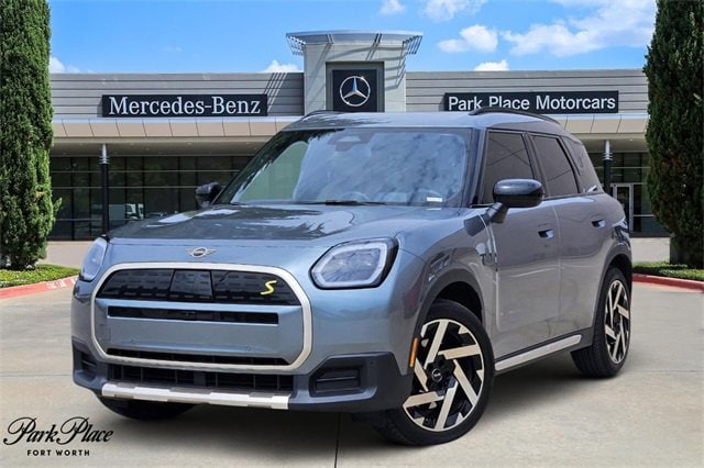 2025 MINI Countryman SE's photo