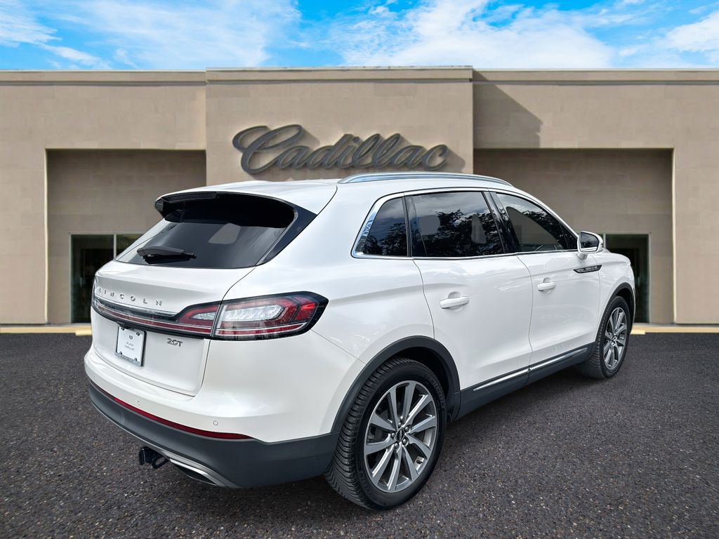 2019 Lincoln Nautilus Select photo 3