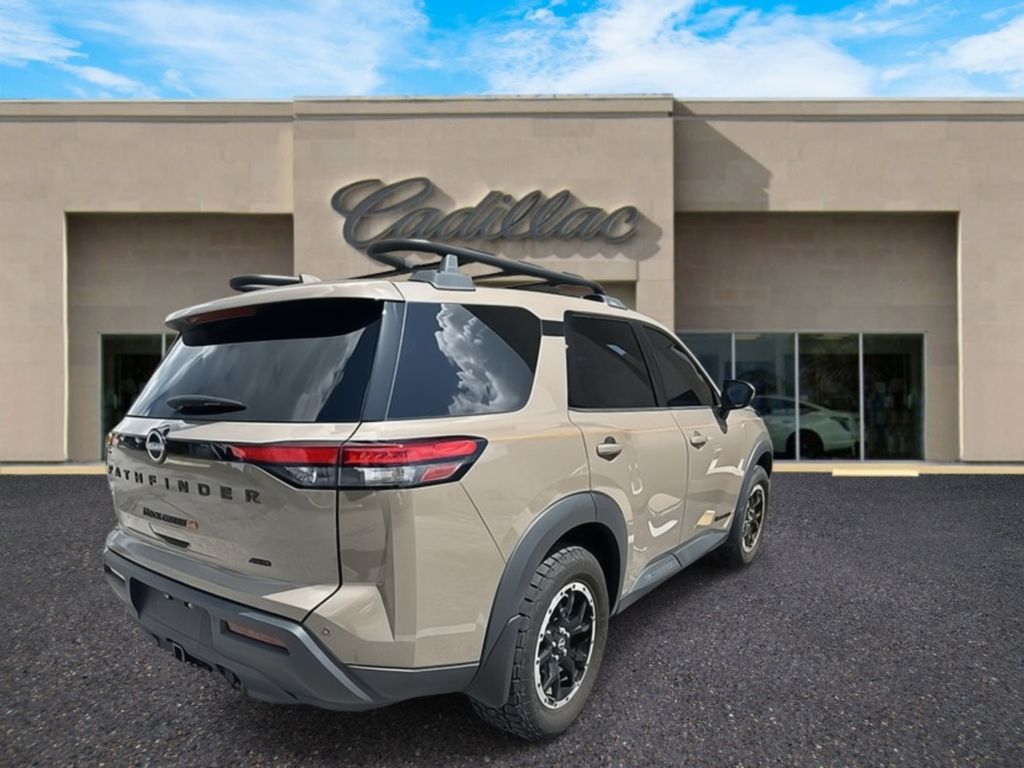 2024 Nissan Pathfinder Rock Creek photo 2