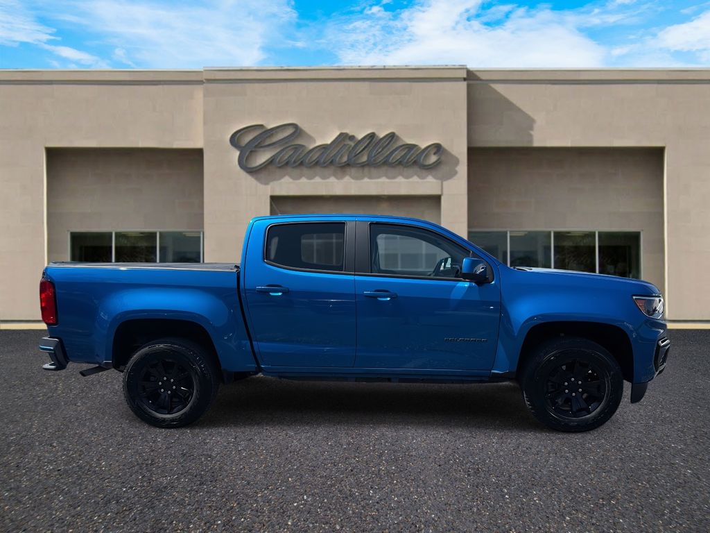 2022 Chevrolet Colorado LT photo 2