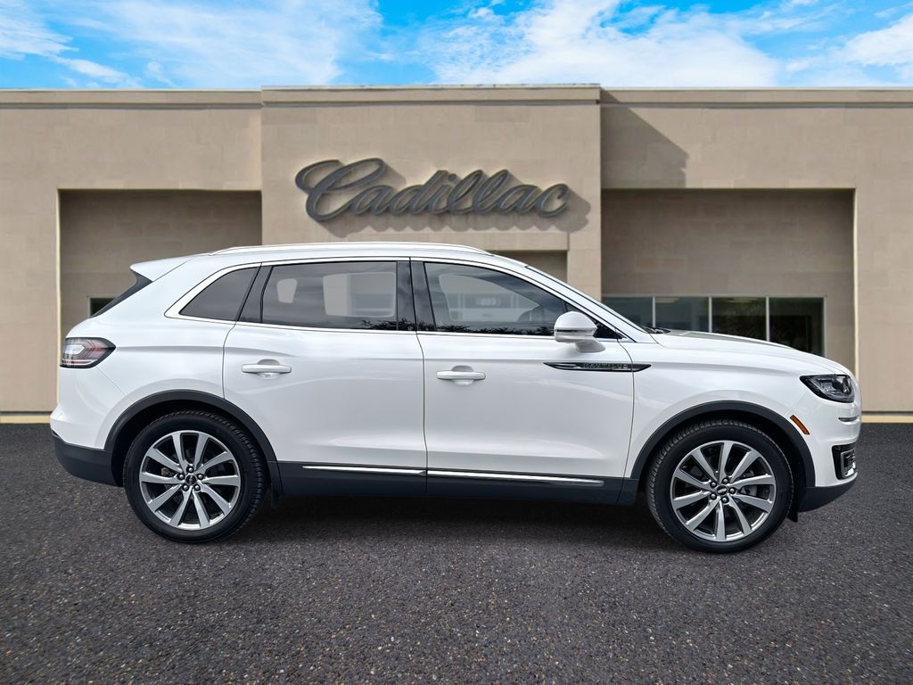 2019 Lincoln Nautilus Select photo 2