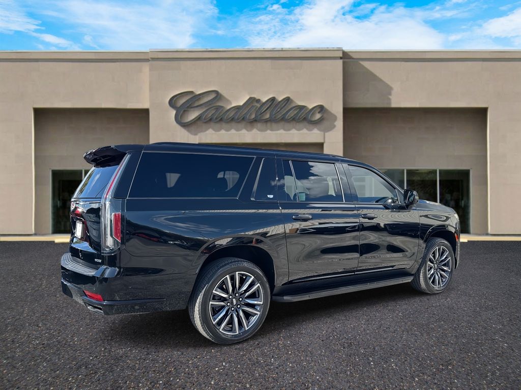 2023 Cadillac Escalade ESV Sport photo 2